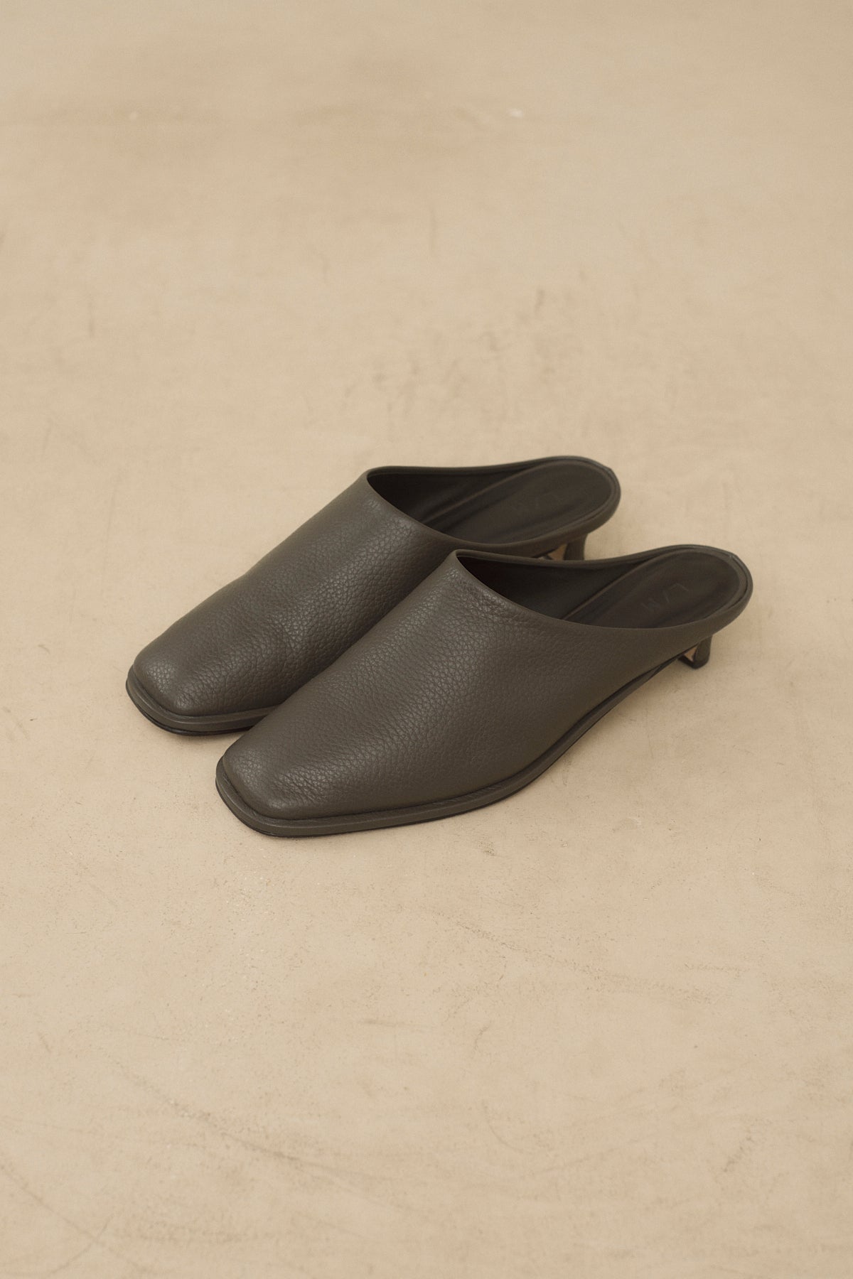 SOFT KITTEN HEEL