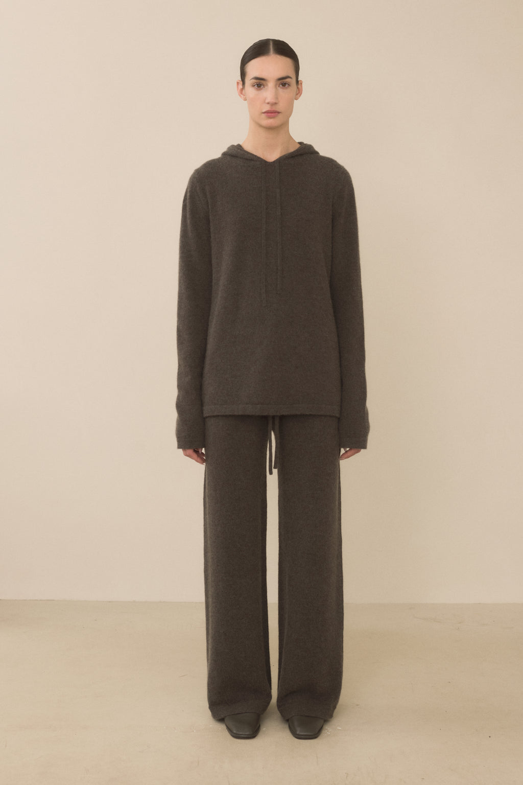 SOFT STRAIGHT PANTS
