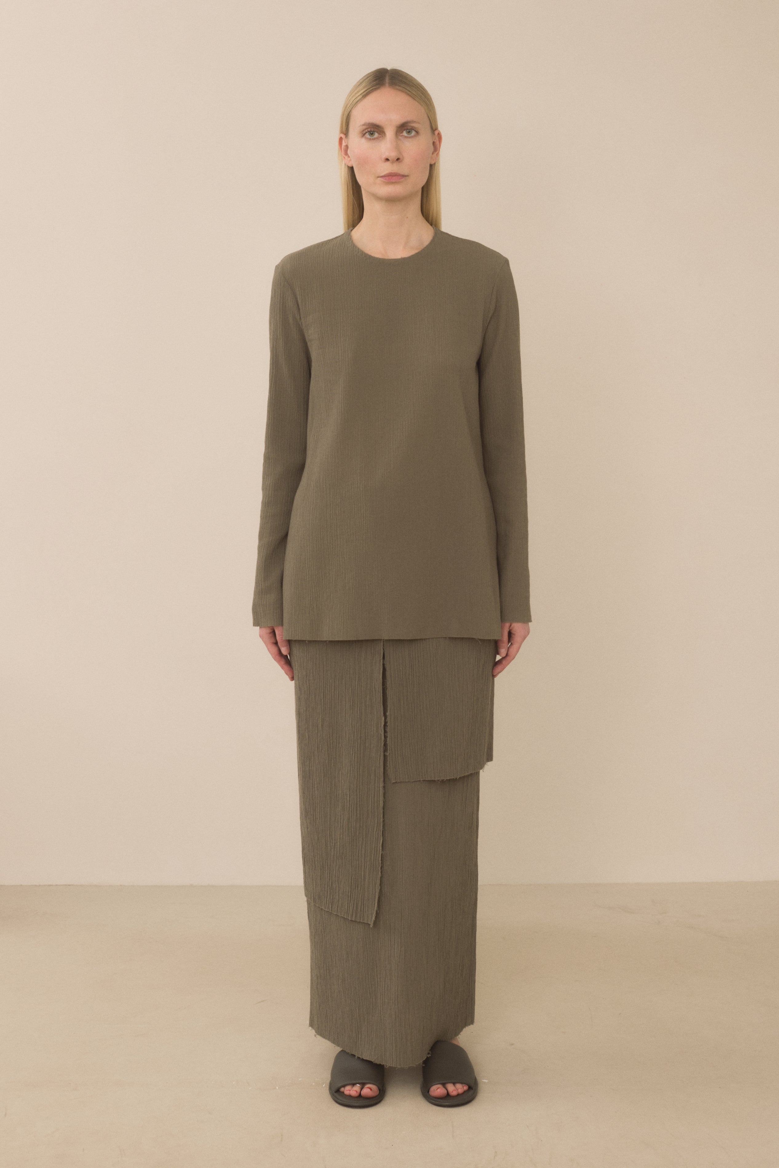 RAW APRON TOP