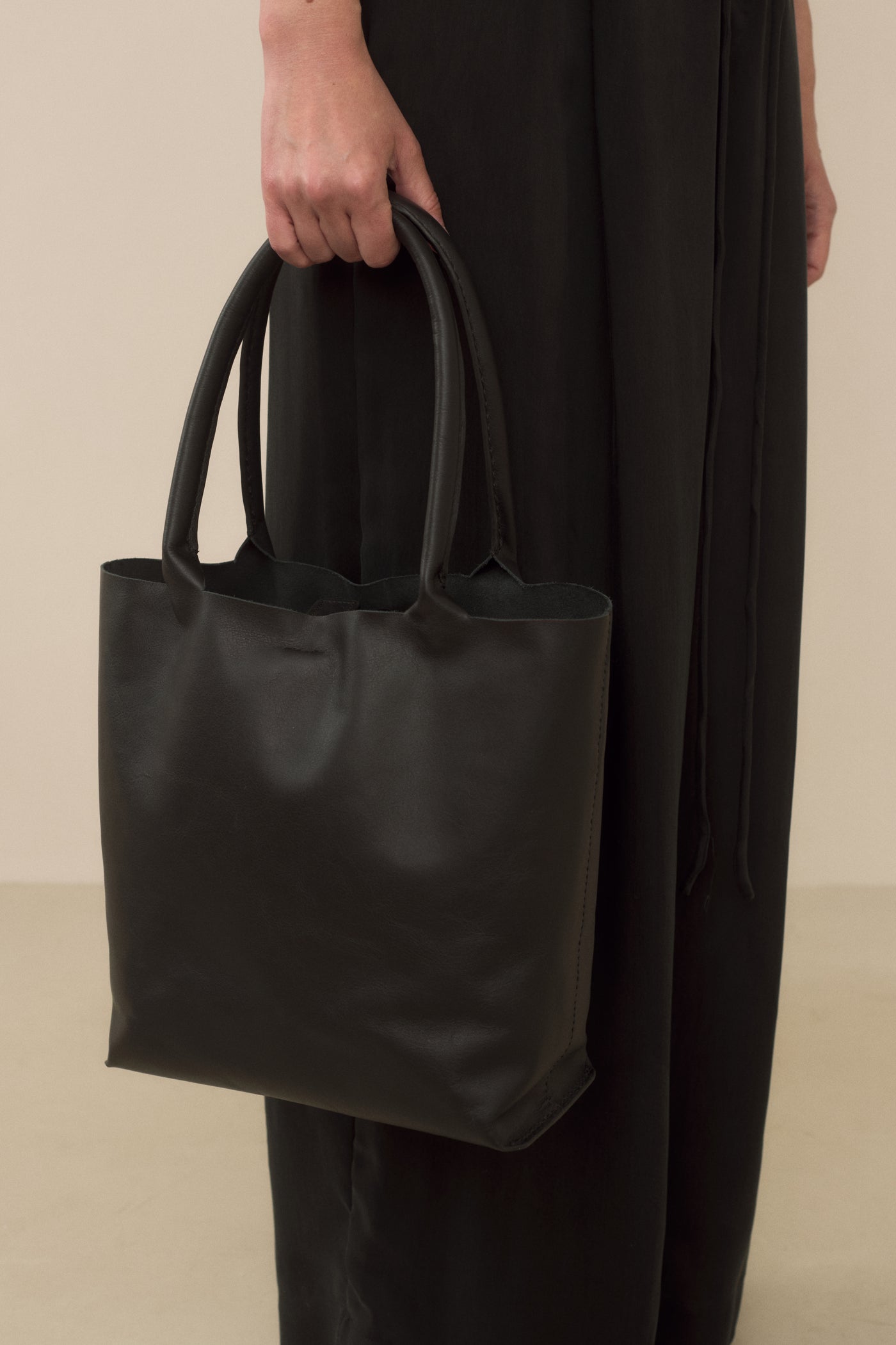 BASE TOTE
