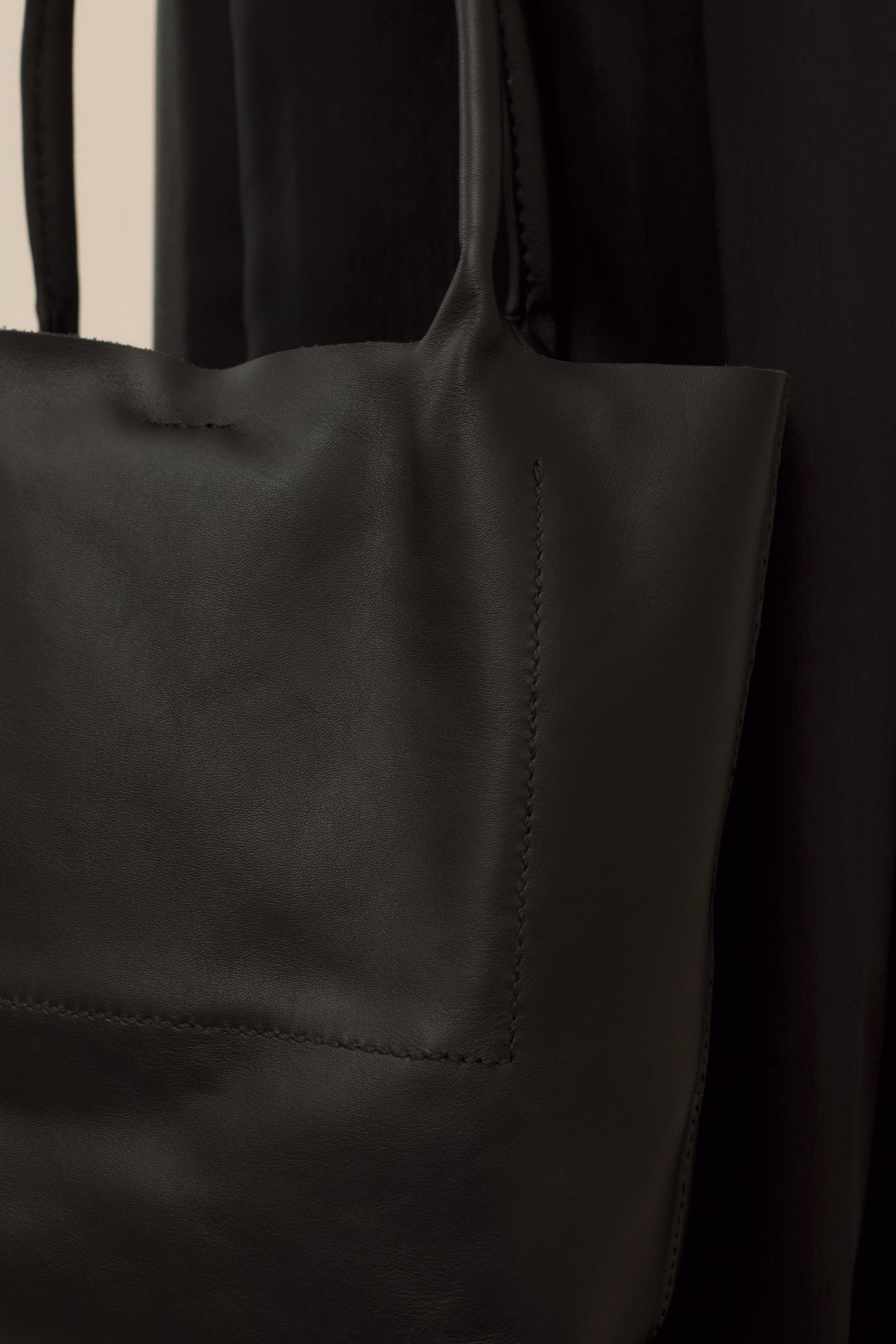 BASE TOTE
