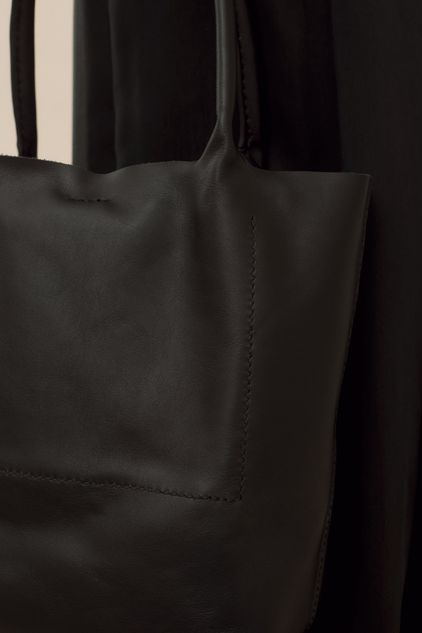 BASE TOTE