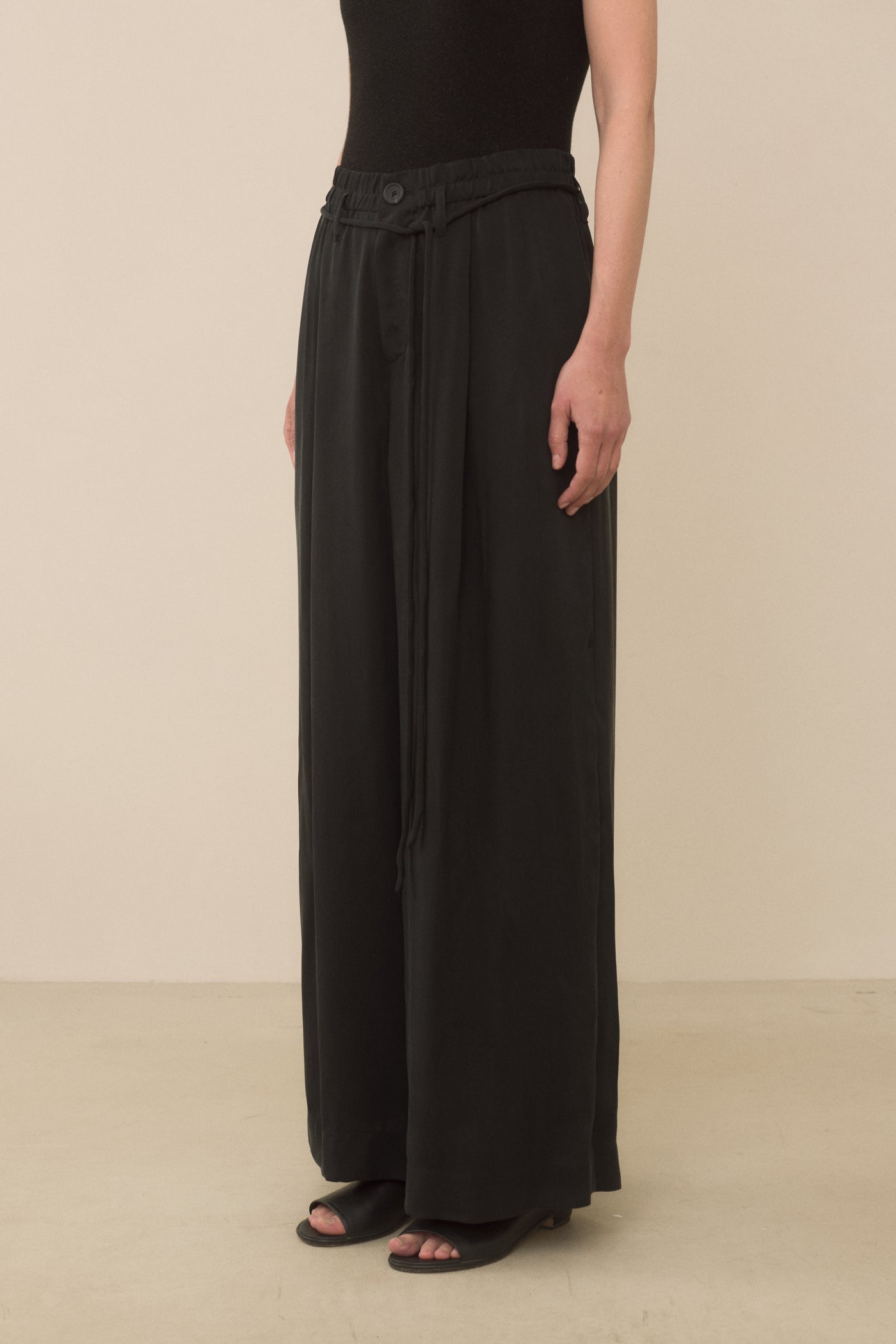 SANDED TROUSER