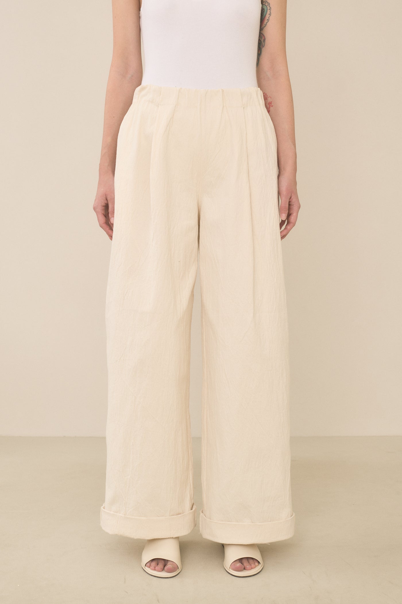 TEXTURE TROUSER