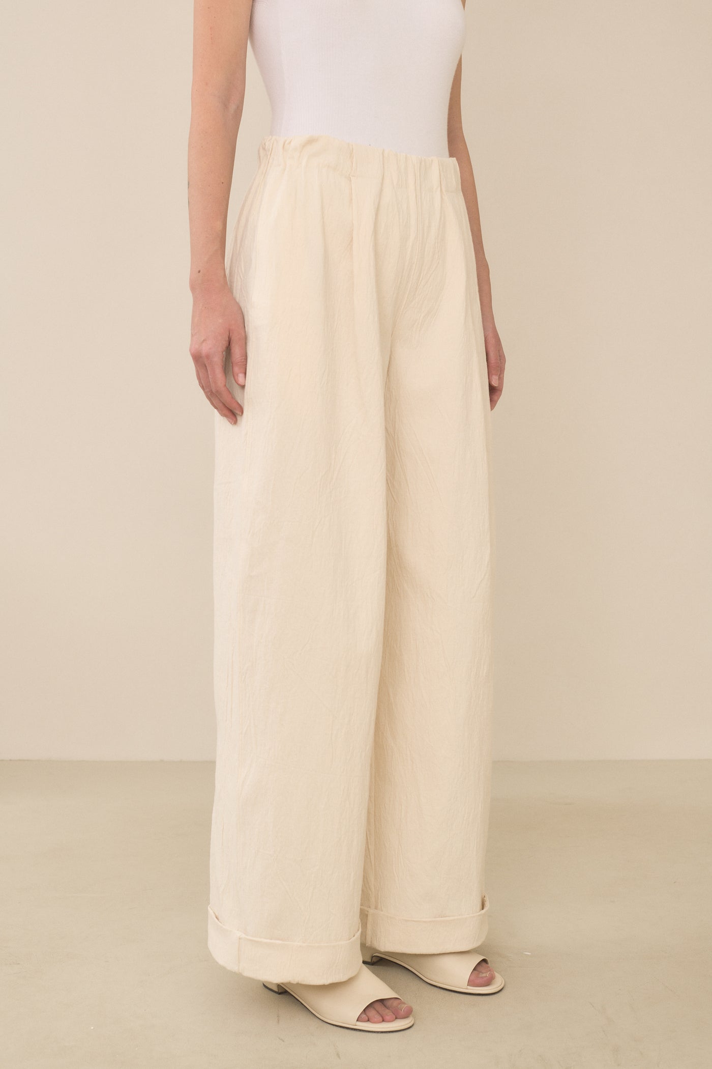TEXTURE TROUSER