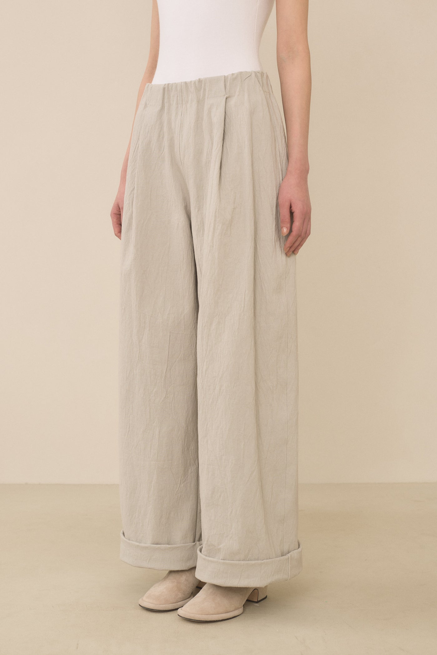 TEXTURE TROUSER