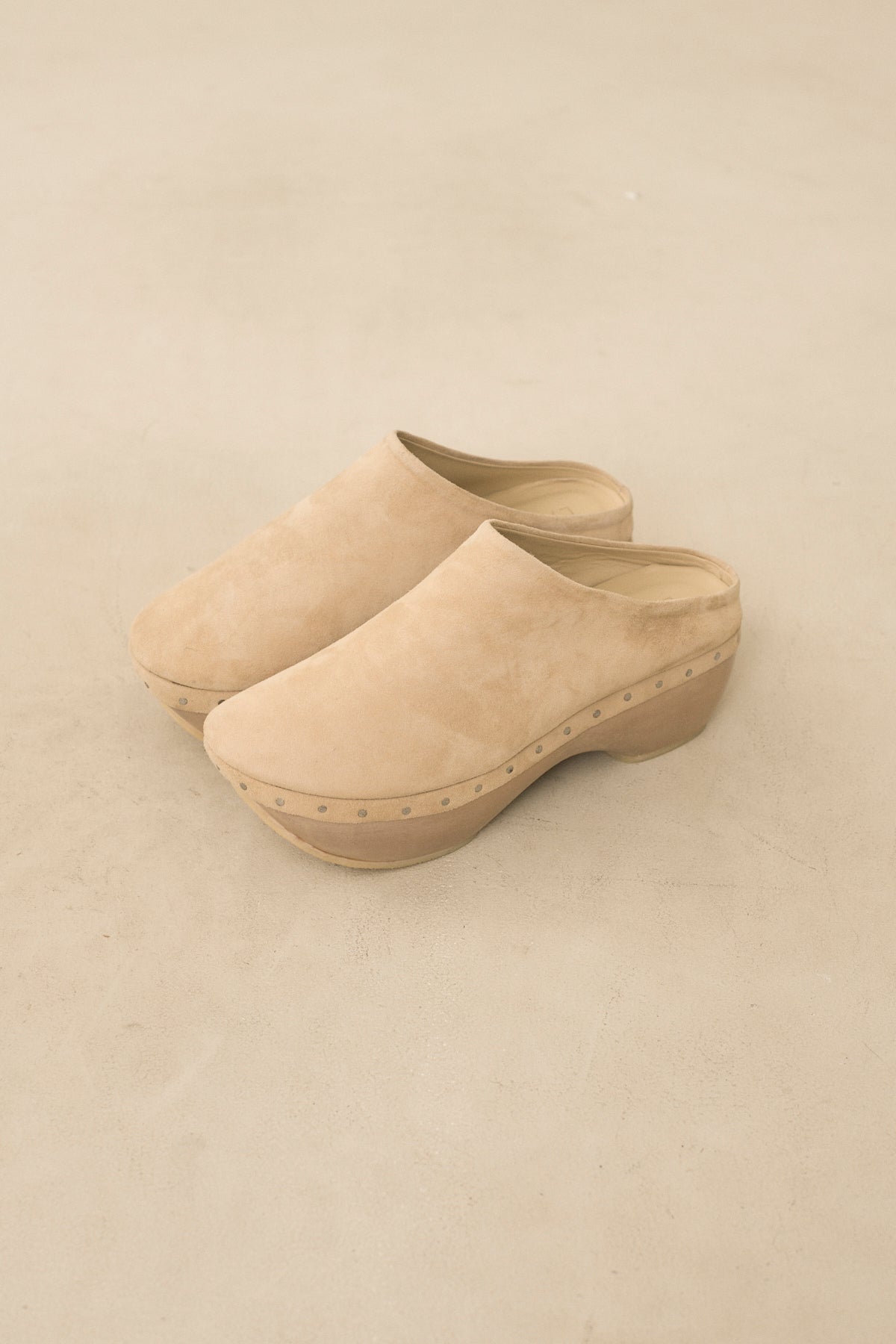 SUEDE CONTOUR CLOG