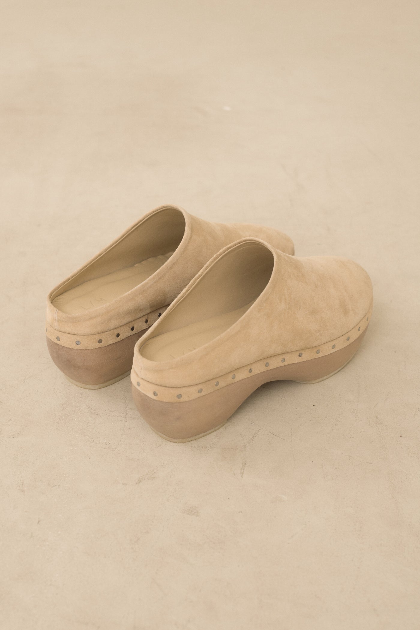 SUEDE CONTOUR CLOG