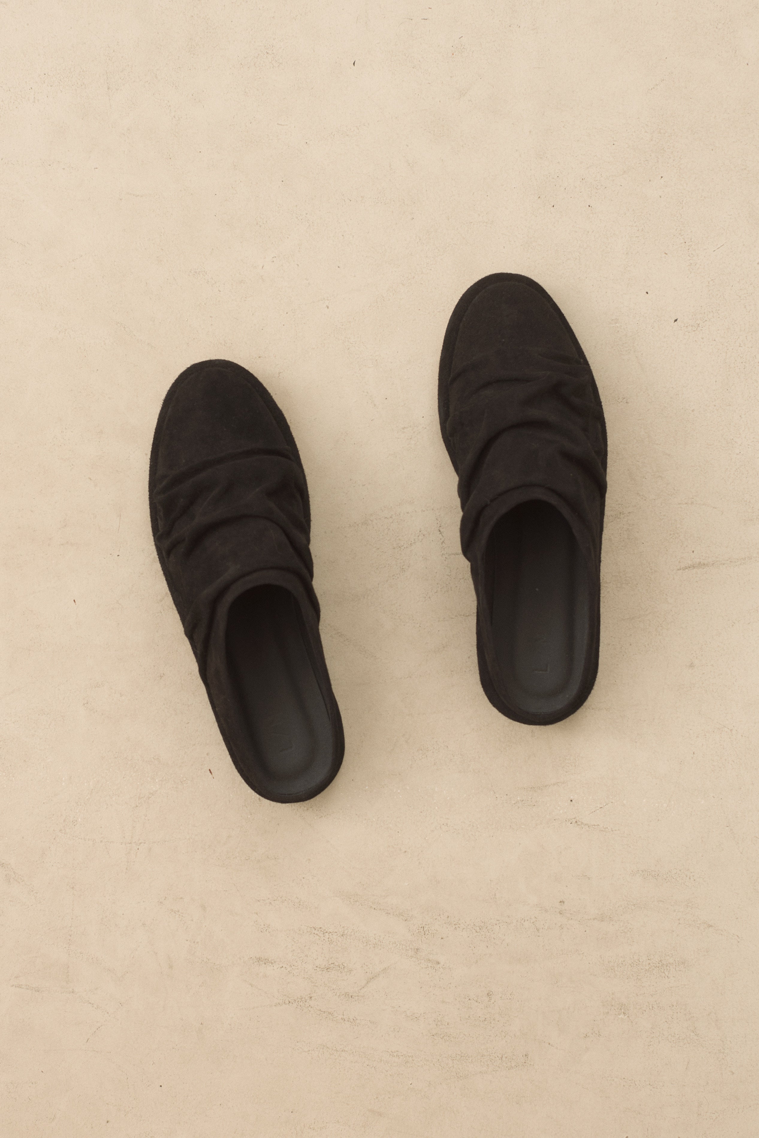 SUEDE FORM MULE