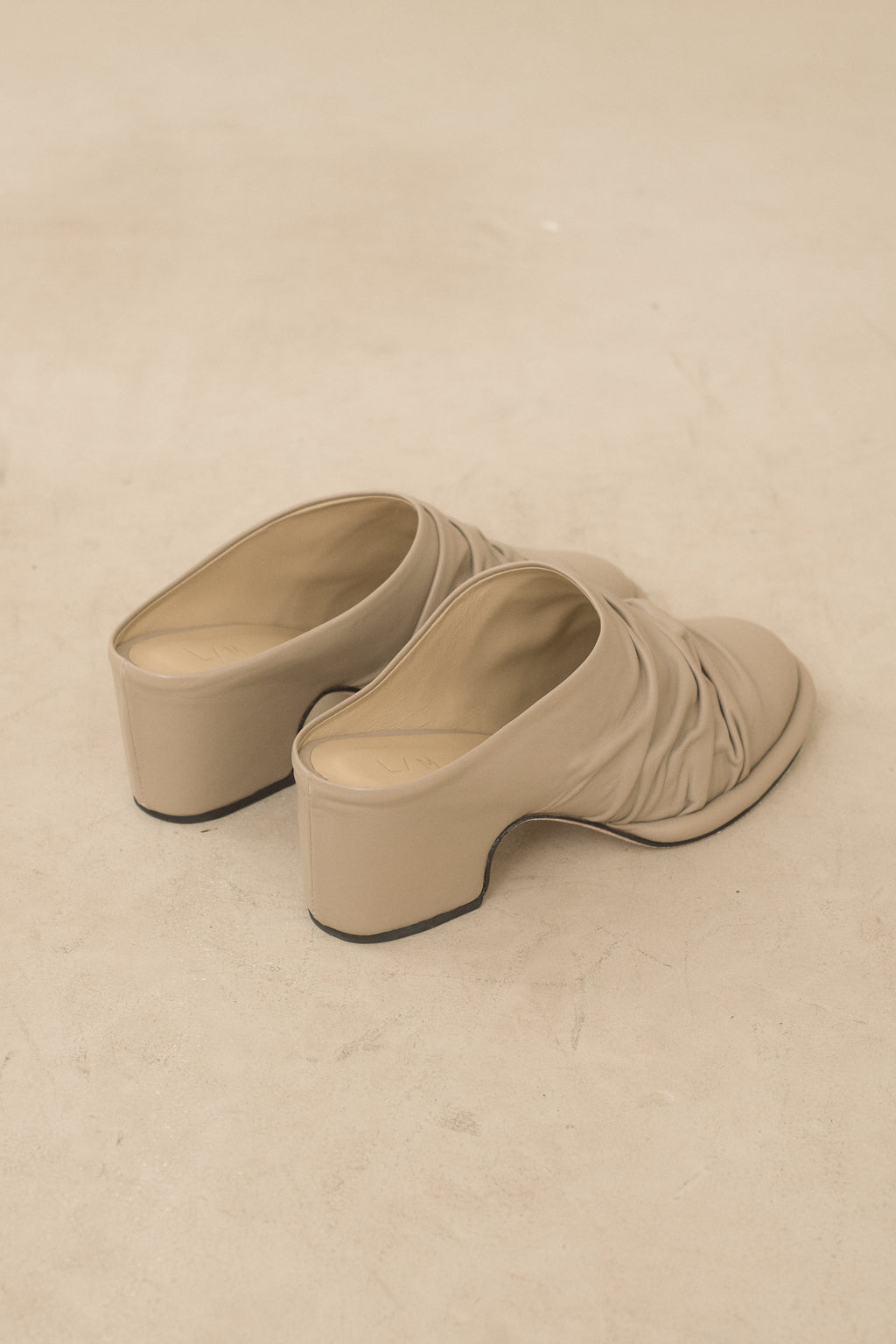 FORM ARCH MULE
