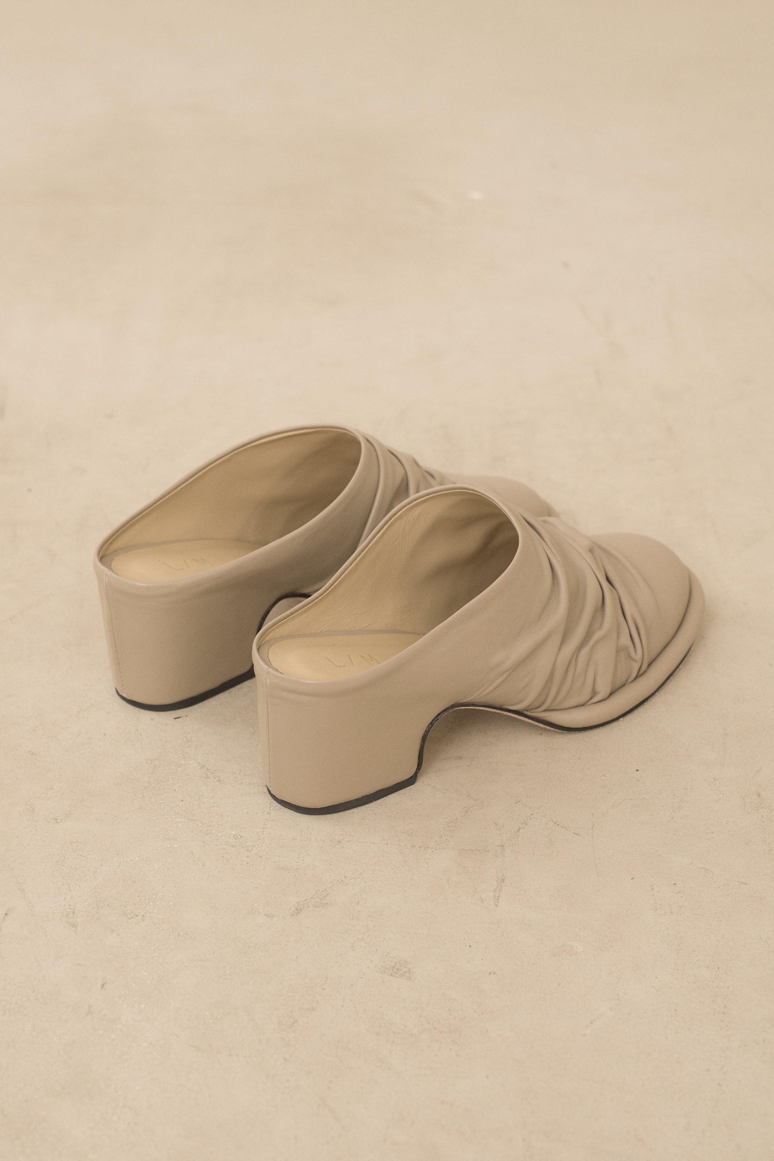 FORM ARCH MULE