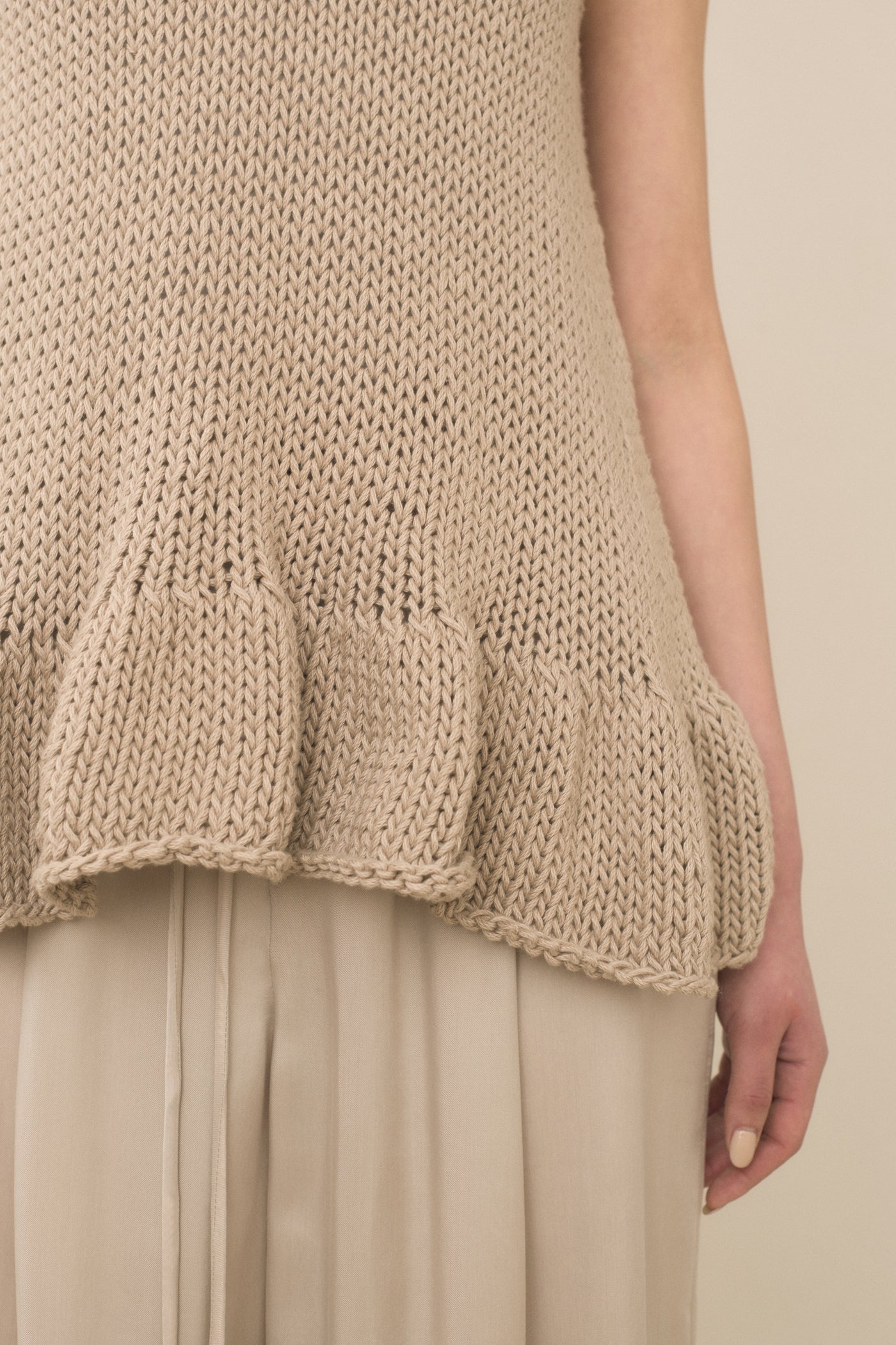 HANDKNIT RUFFLE TANK