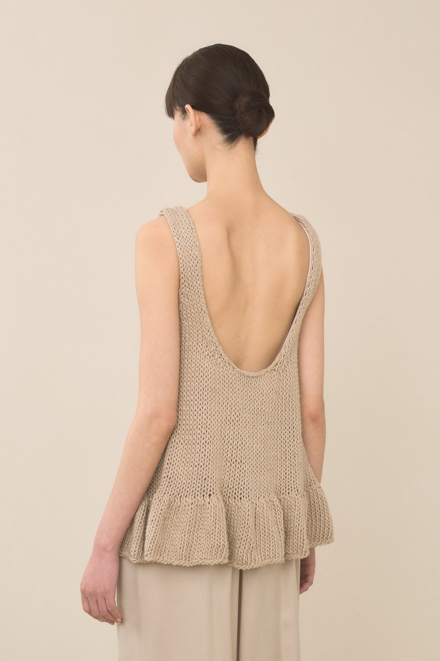 HANDKNIT RUFFLE TANK