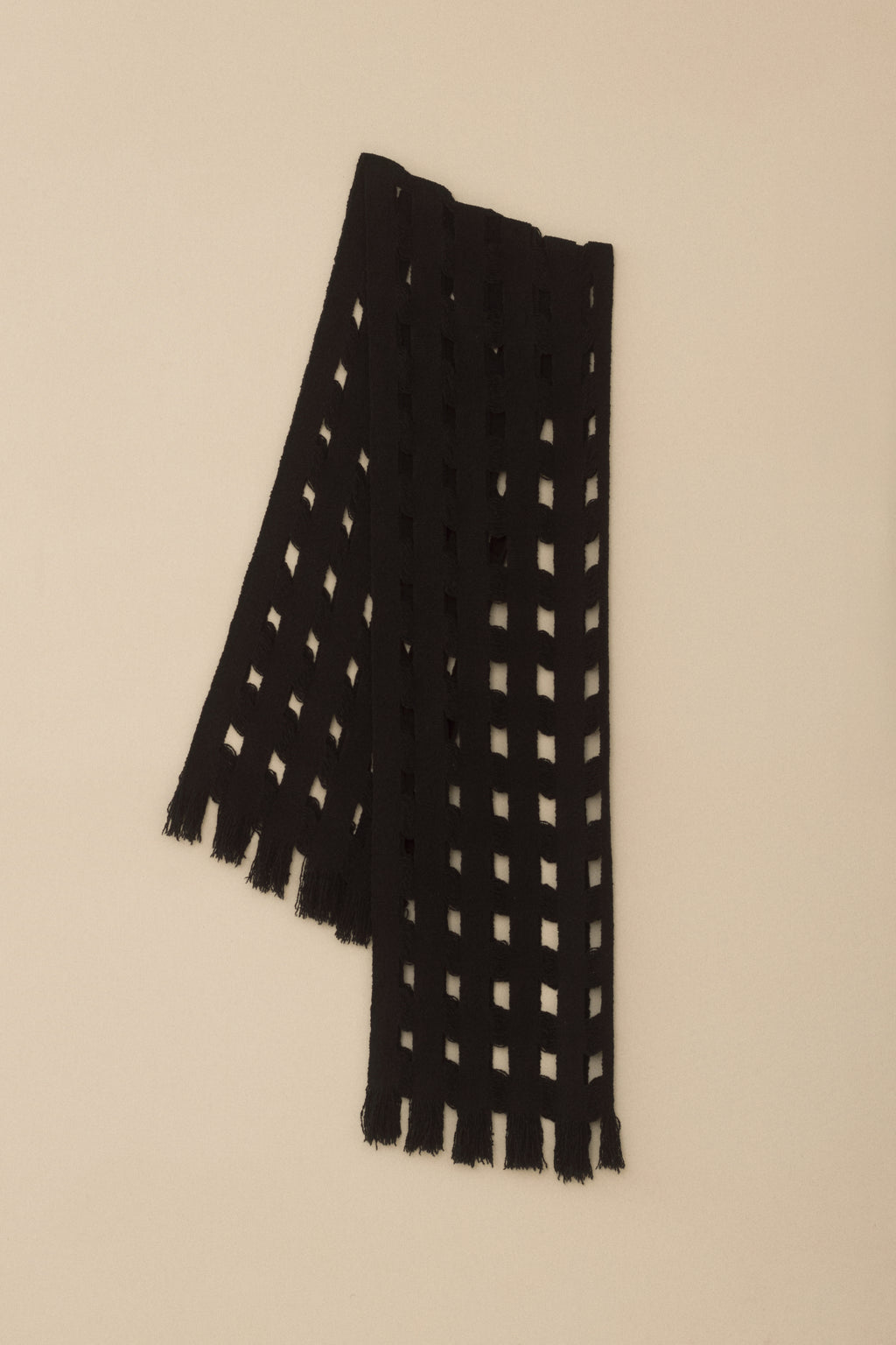 HANDWOVEN GRID WRAP