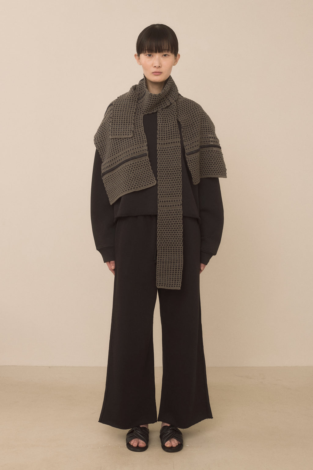 EMBROIDERED WRAP