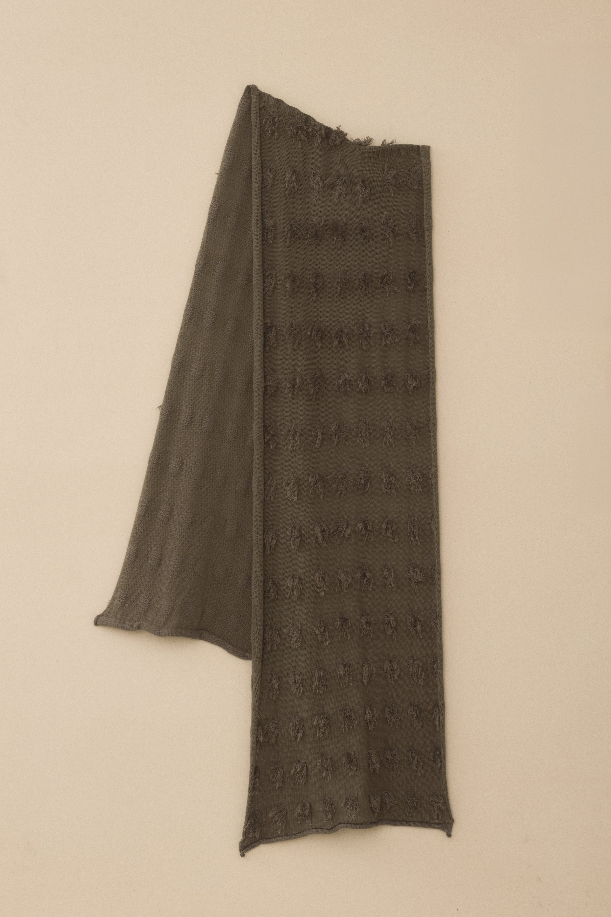 TUFTED WRAP