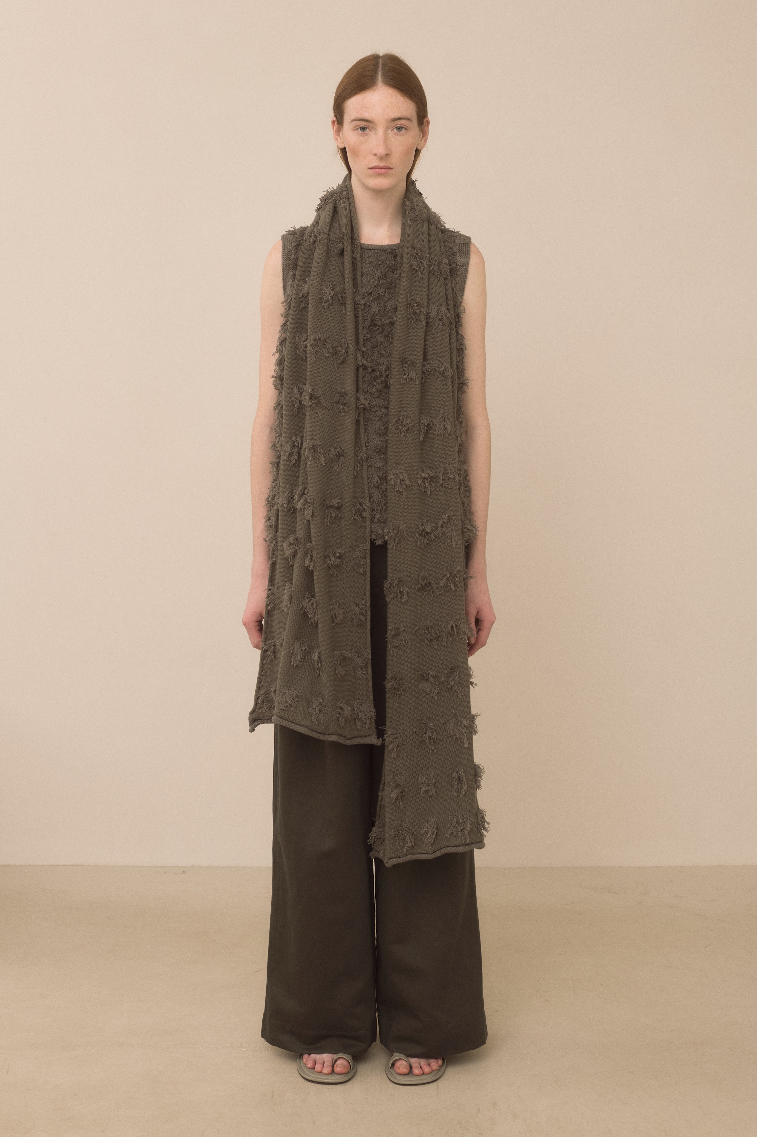 TUFTED WRAP