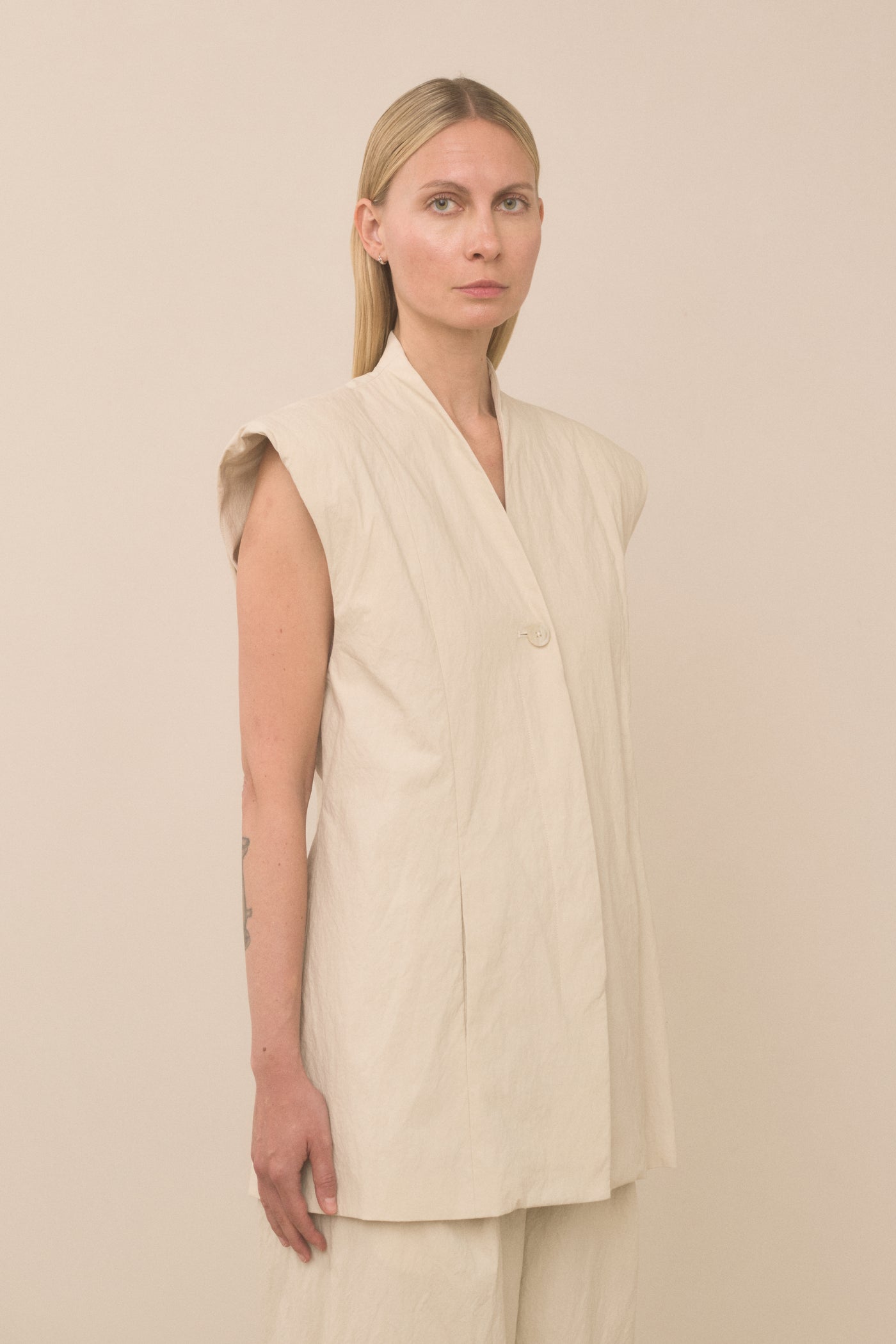 SHOULDER GILET
