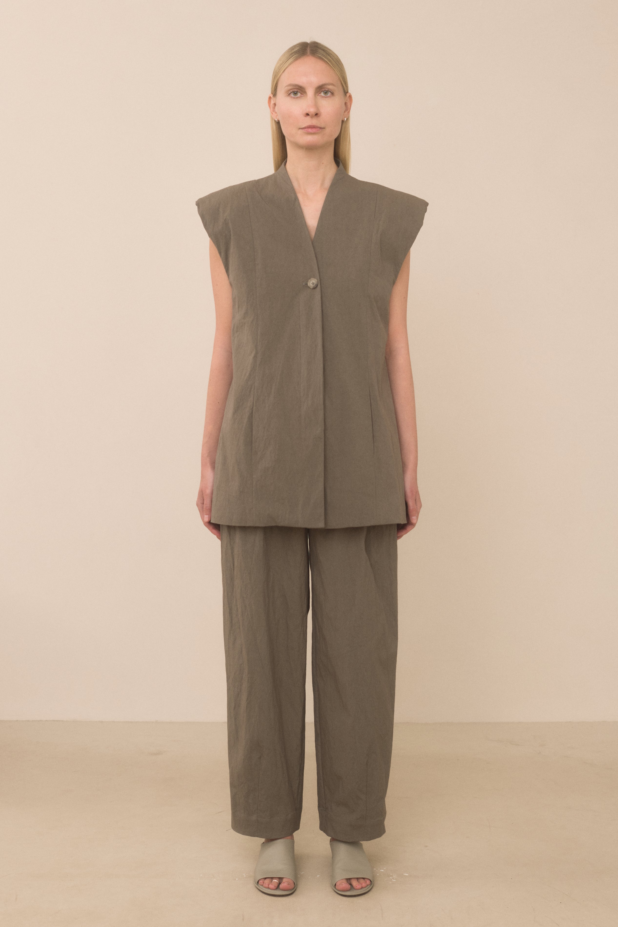 SHOULDER GILET