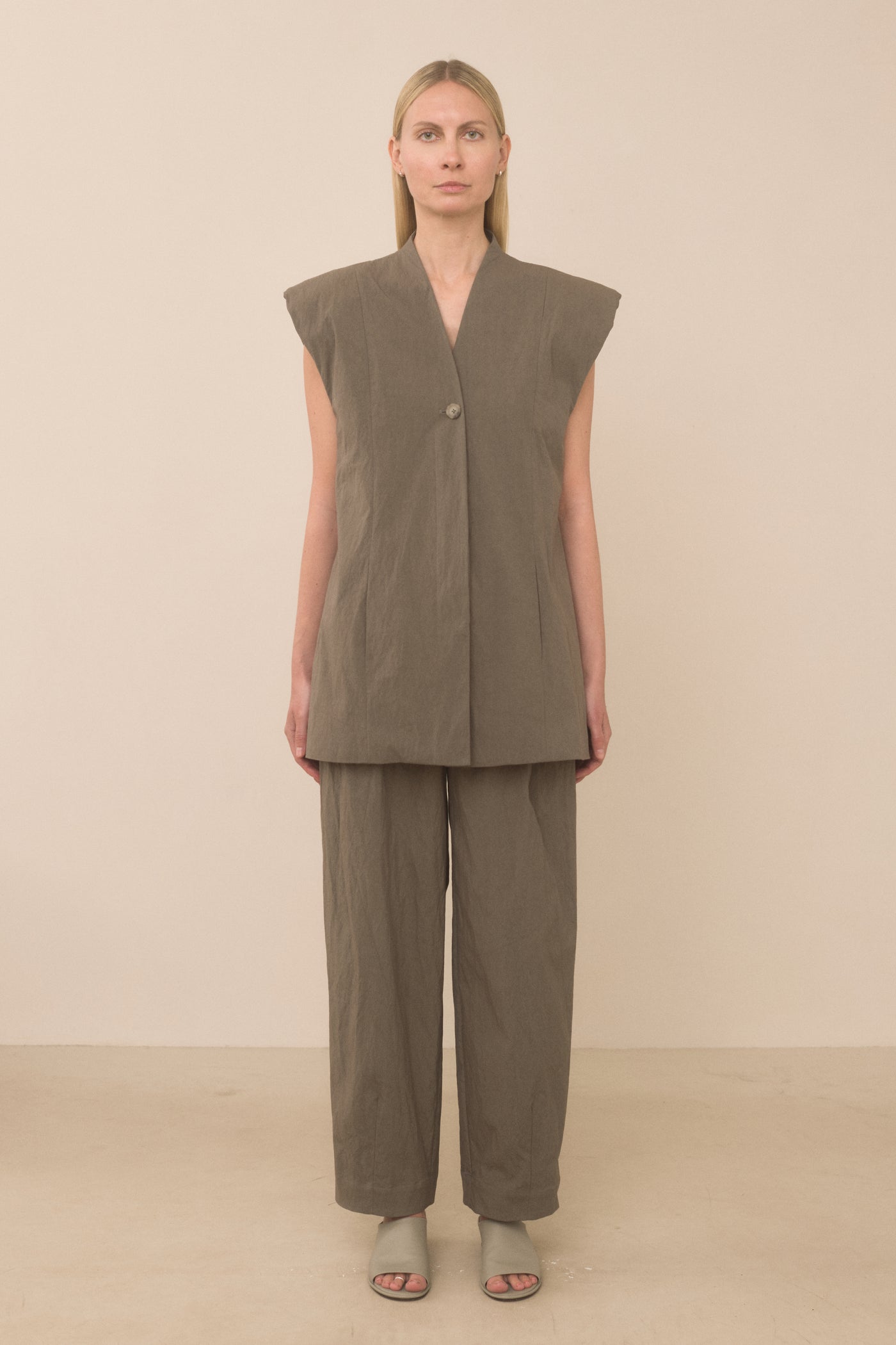 TAPER TROUSER