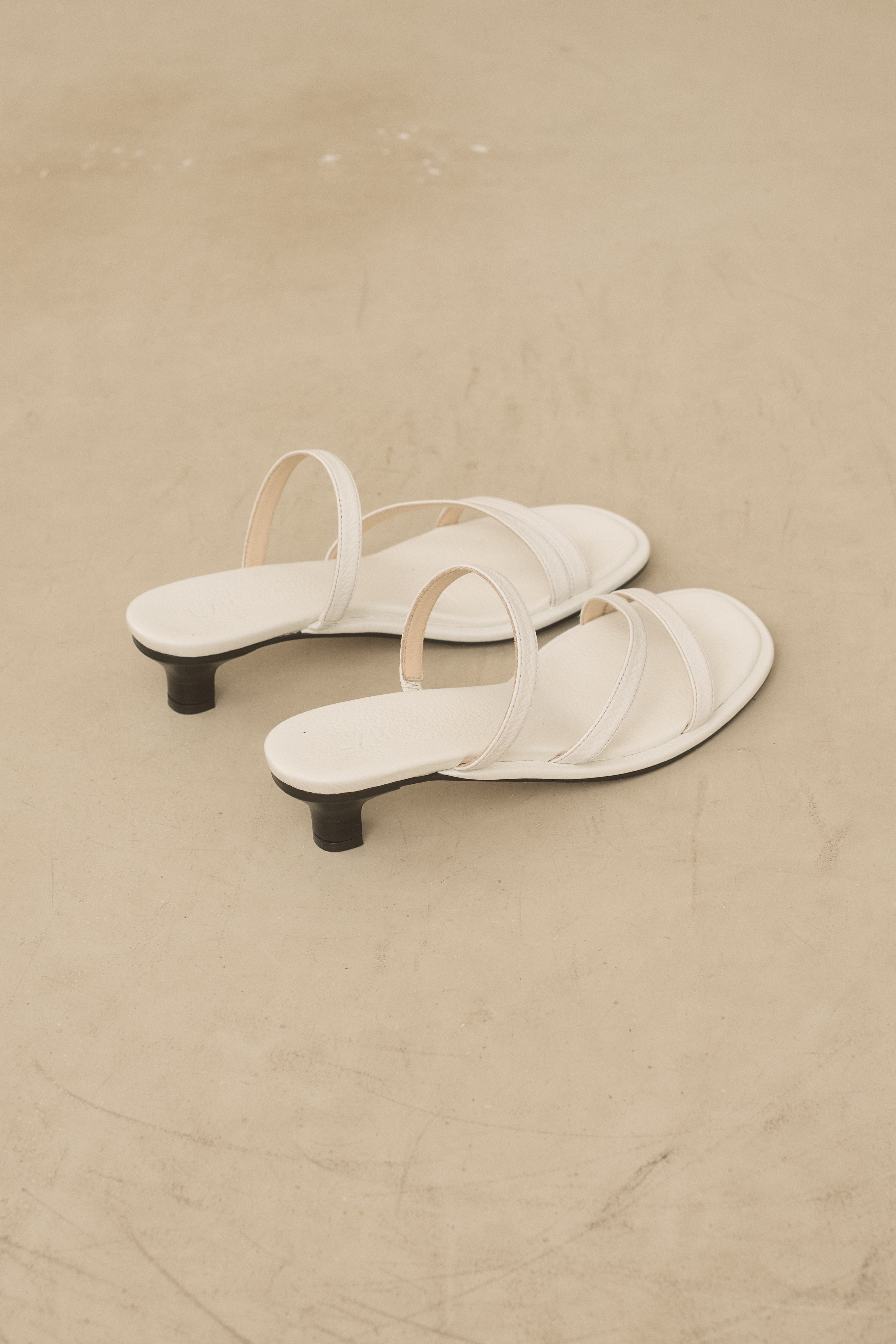 LINE HEEL