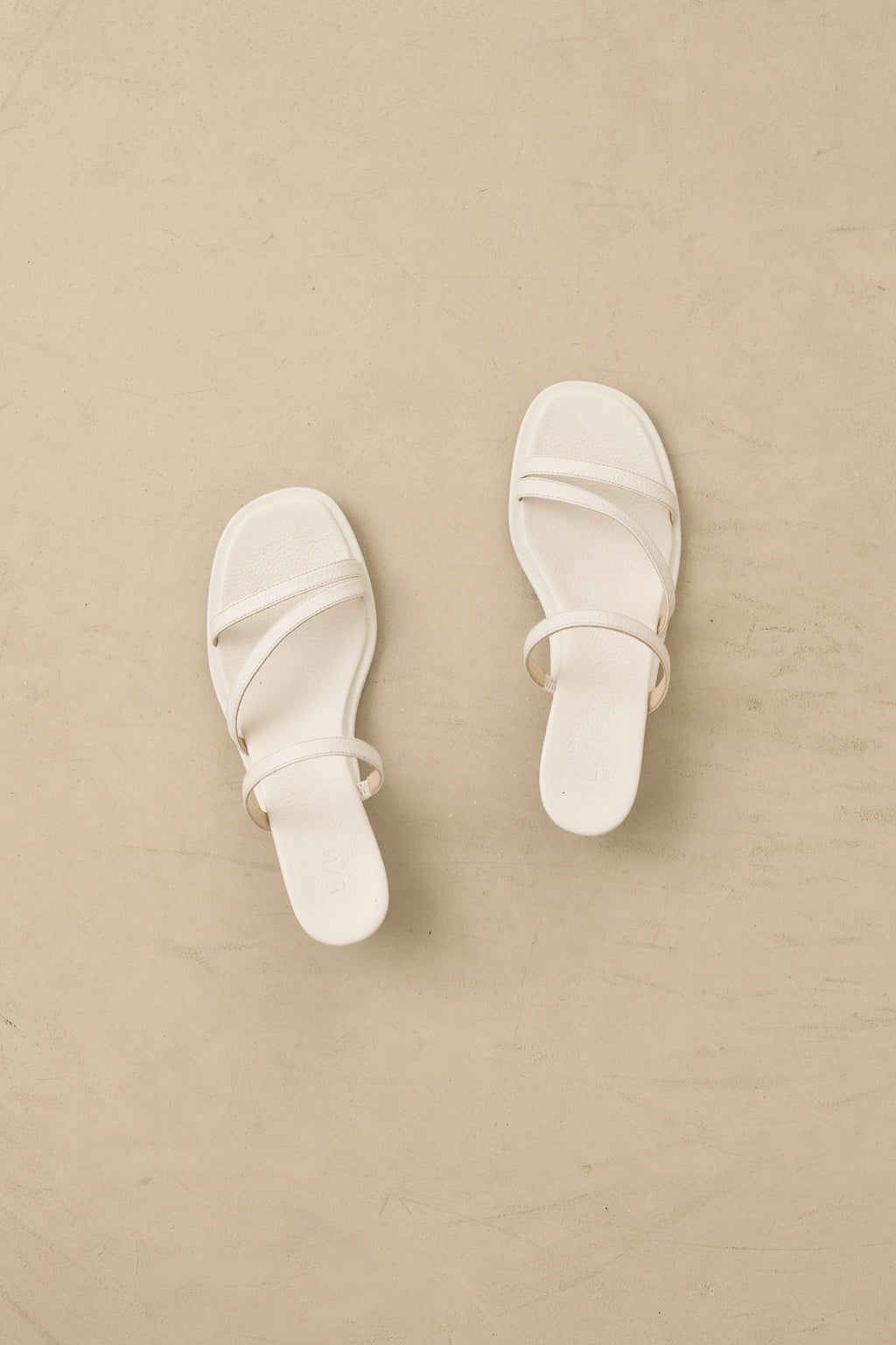 LINE HEEL