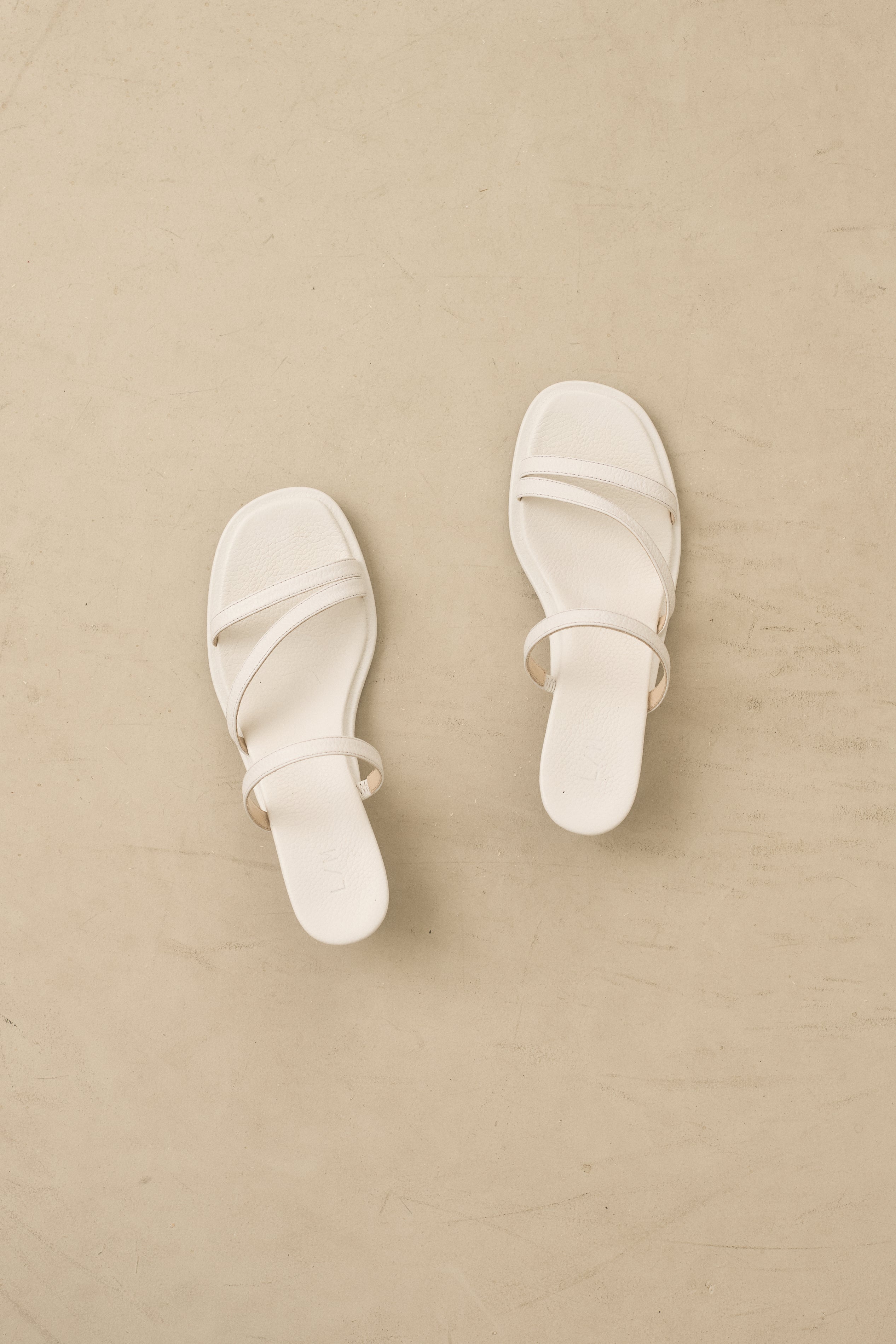 LINE HEEL