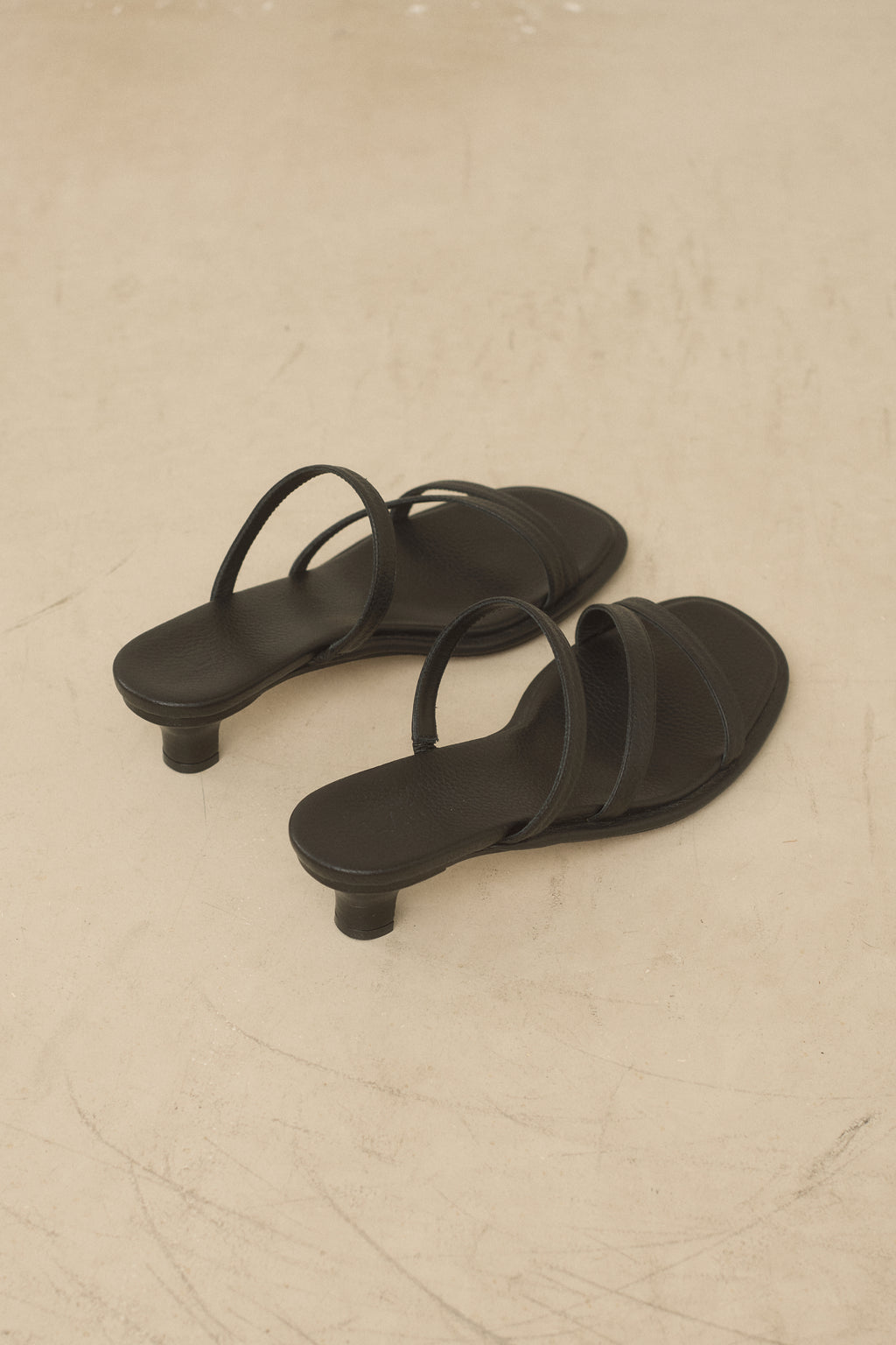 LINE HEEL