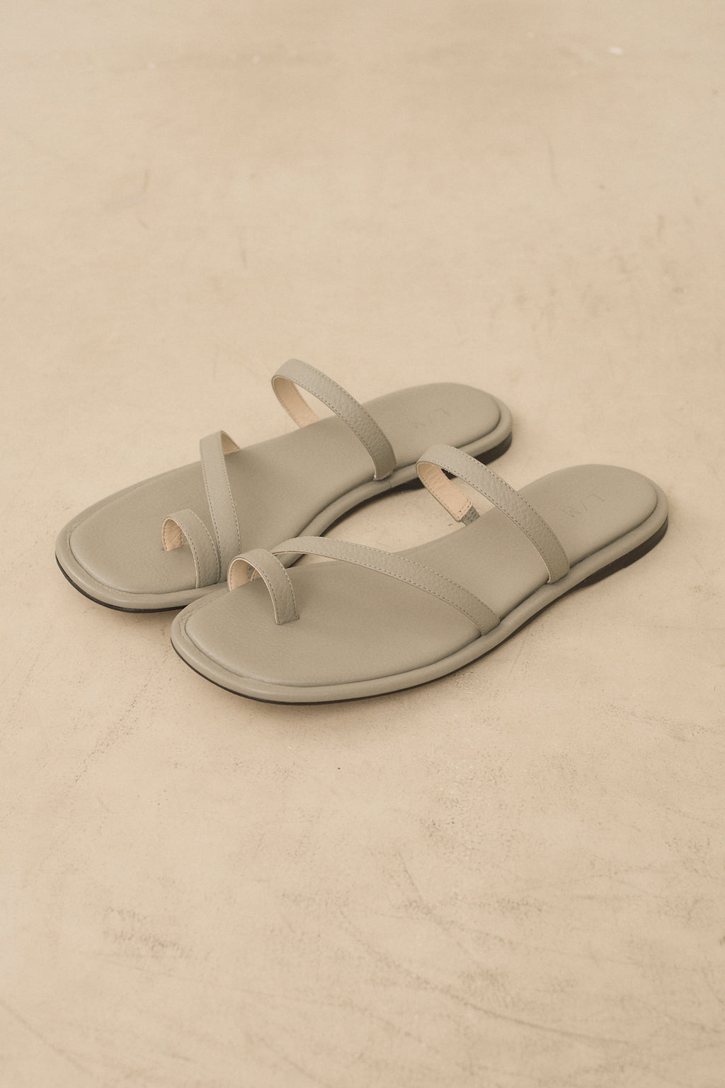 LINE SANDAL
