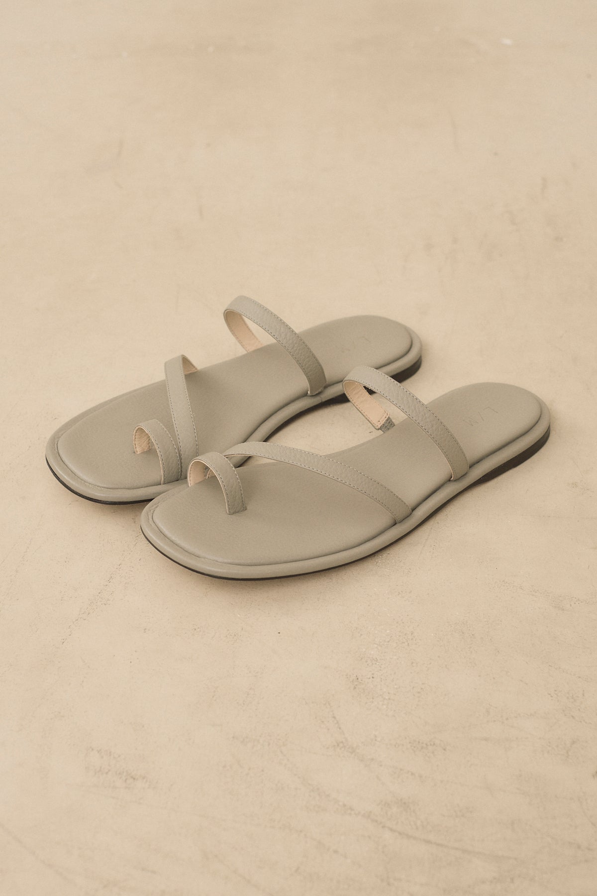 LINE SANDAL