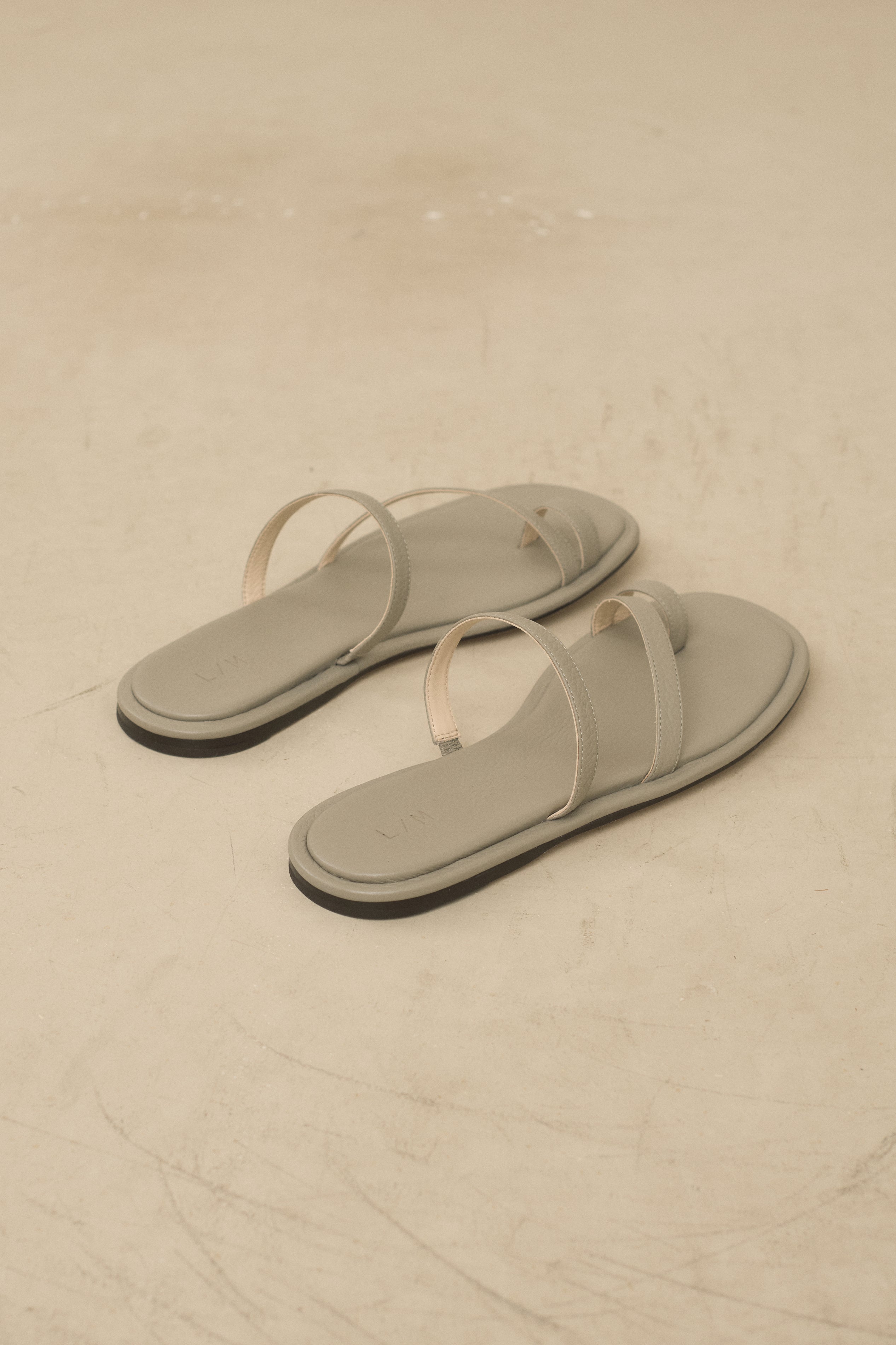 LINE SANDAL