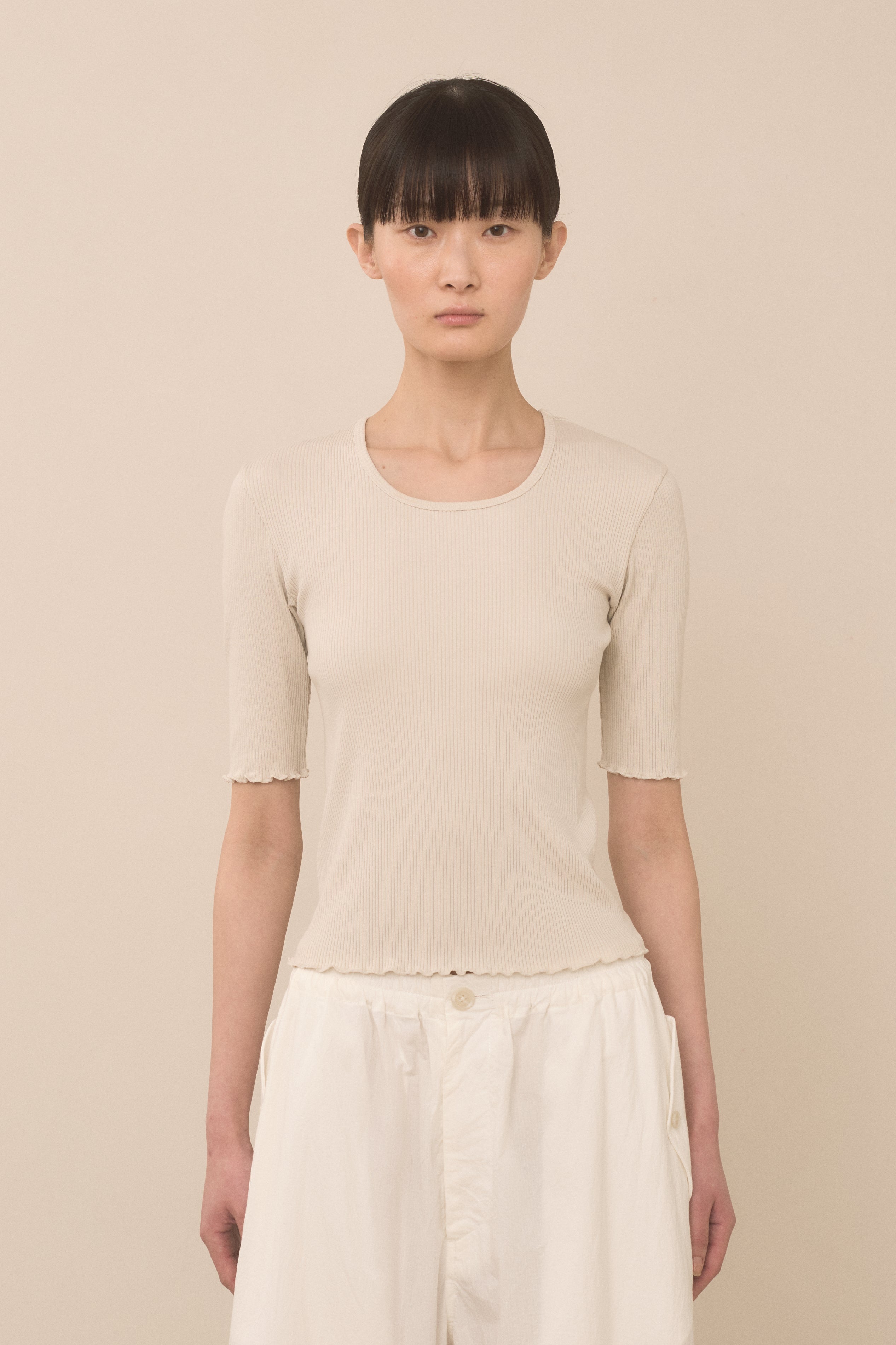 RUFFLE RIB TEE