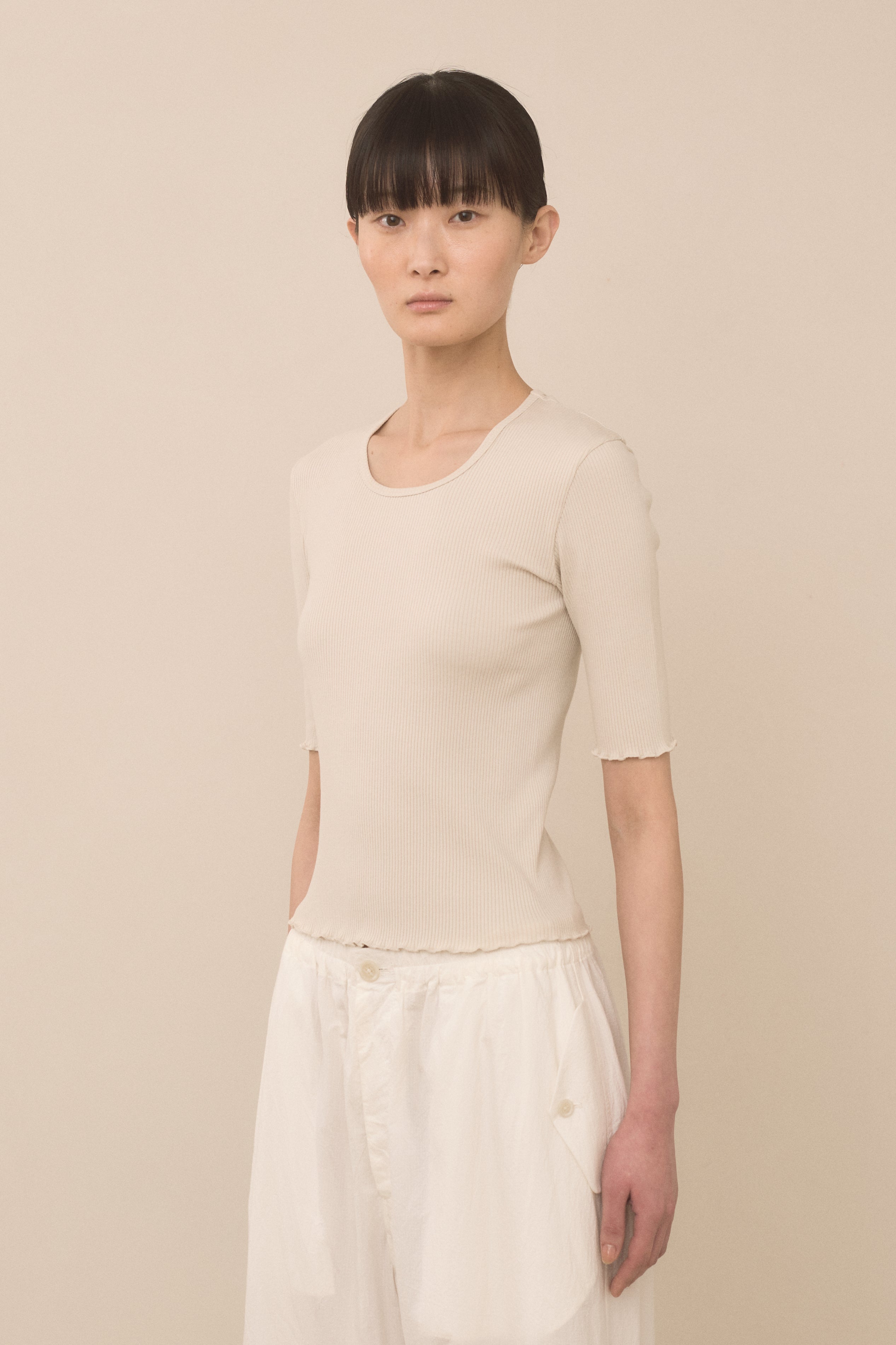 RUFFLE RIB TEE