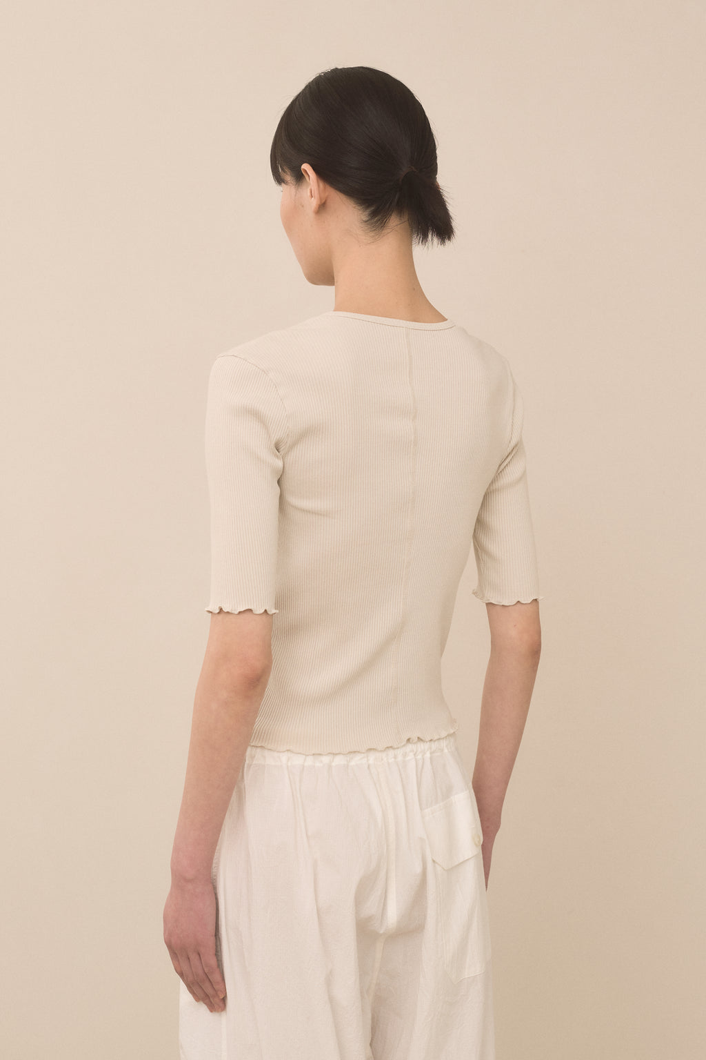 RUFFLE RIB TEE