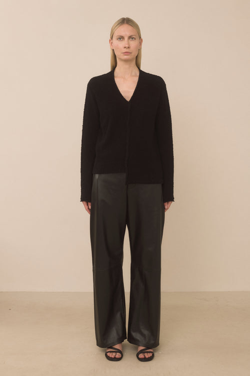 BOUCLE V NECK
