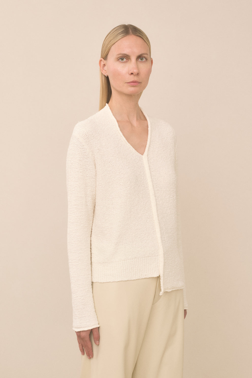 BOUCLE V NECK