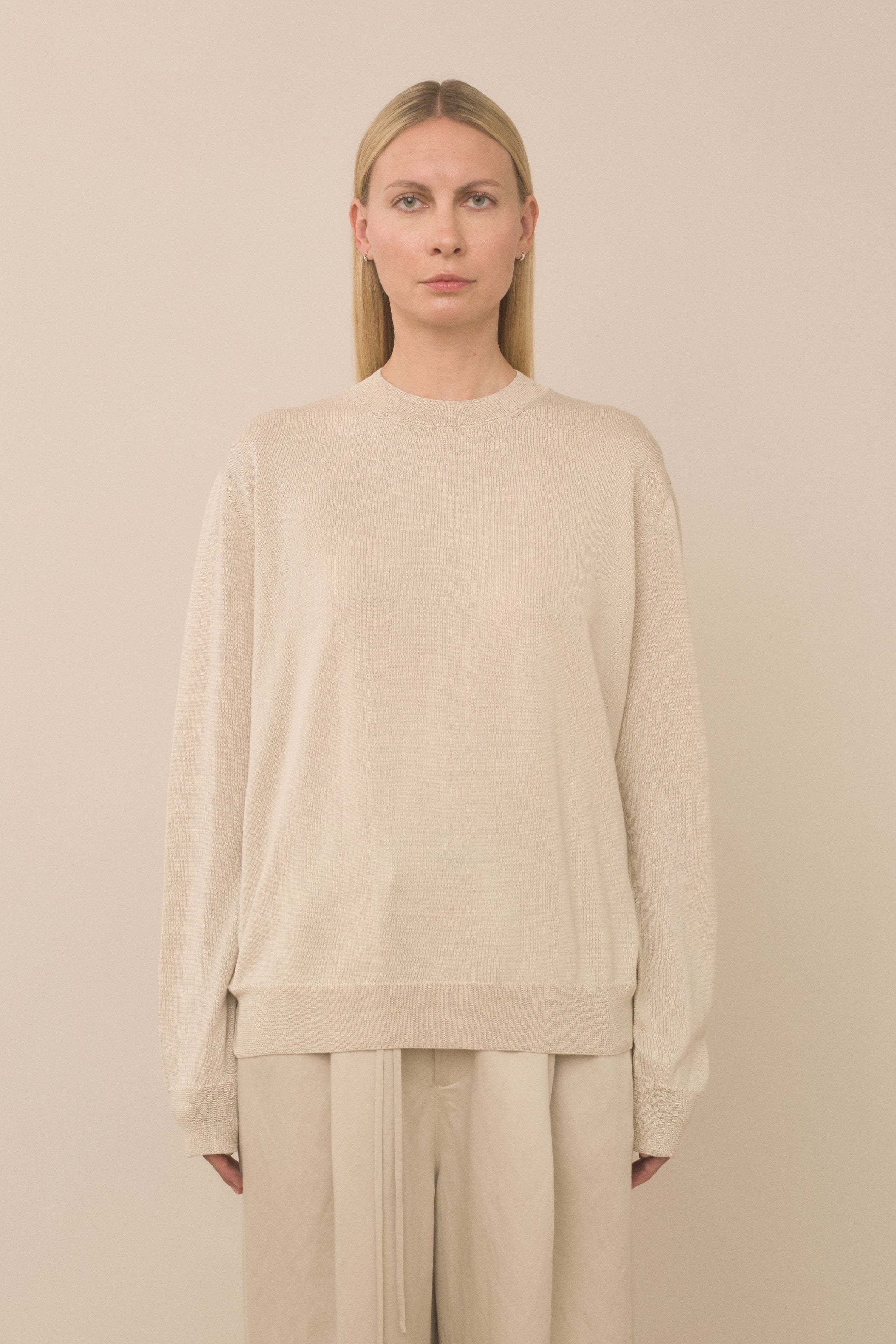 VEIL CREWNECK