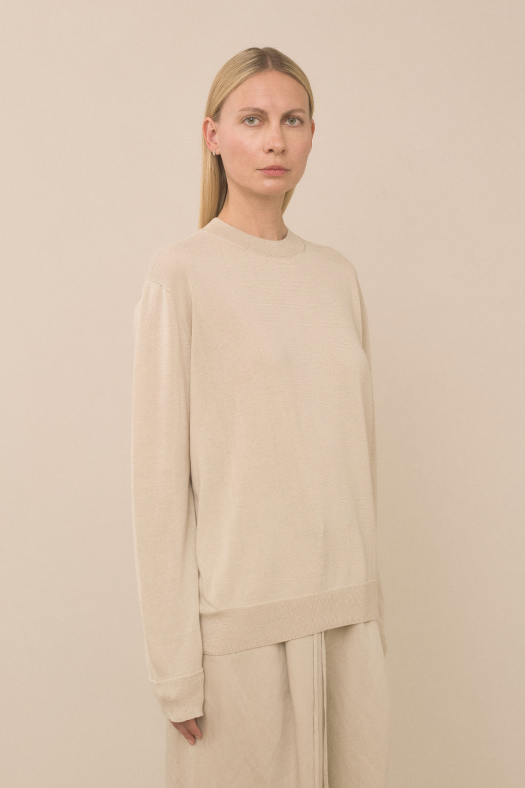 VEIL CREWNECK