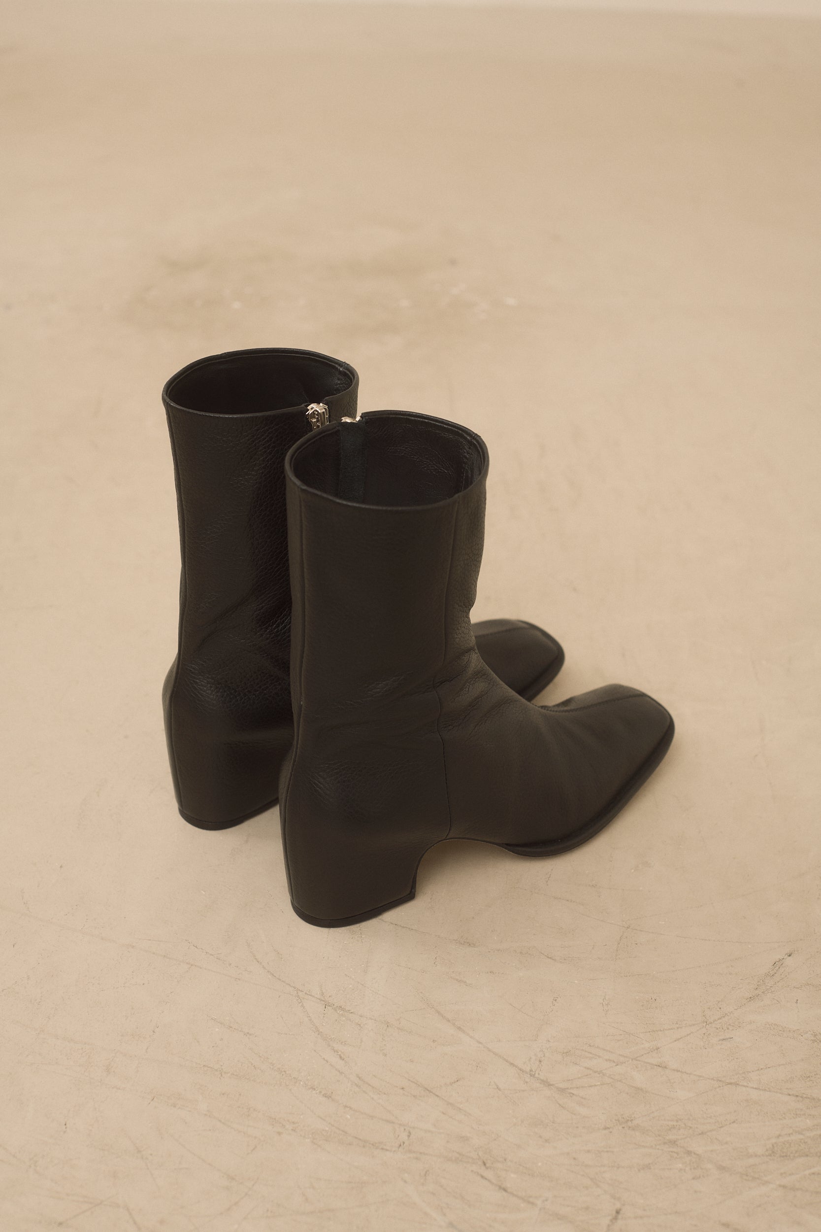 SQUARE ARCH BOOT