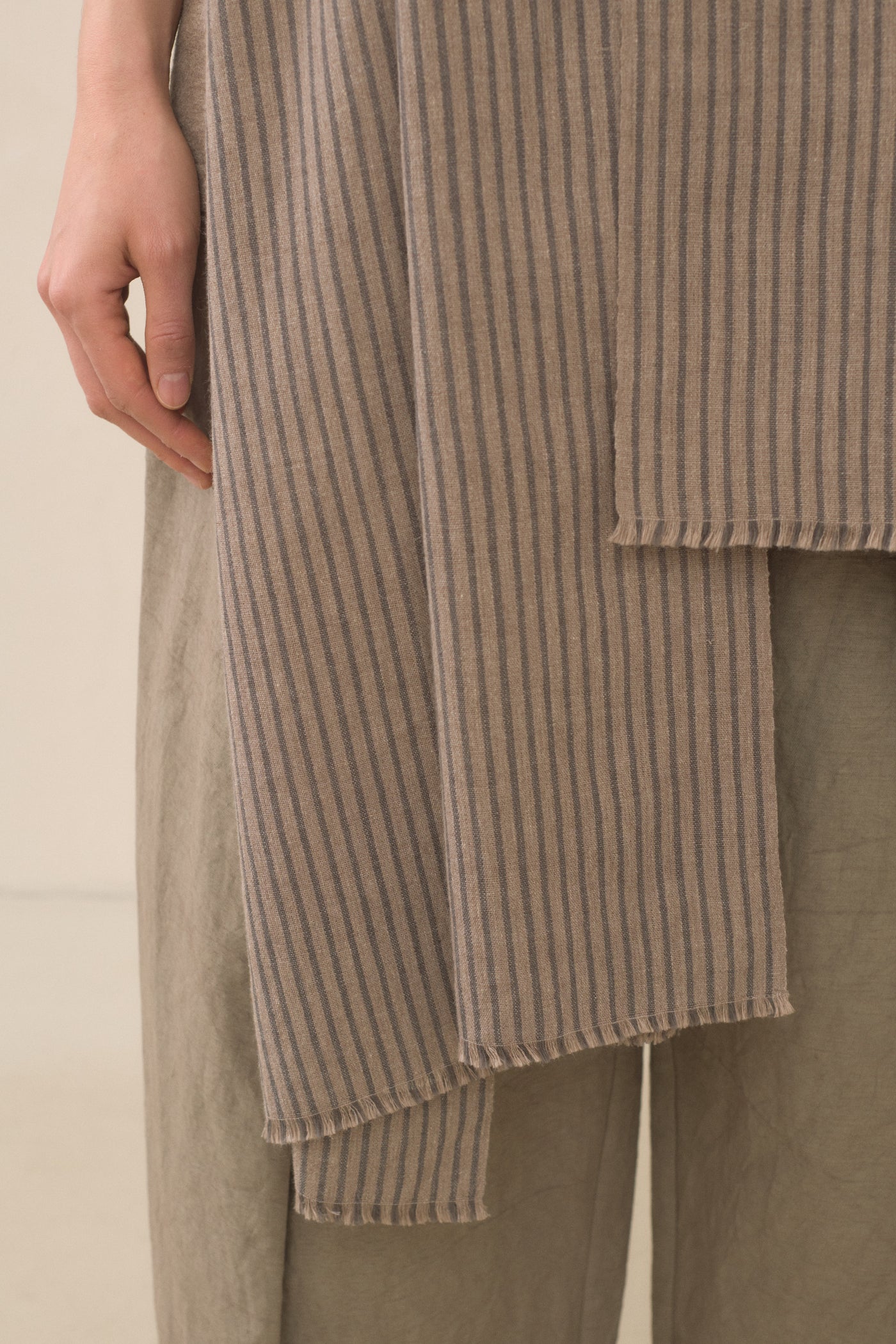 HANDWOVEN FINE LINES WRAP
