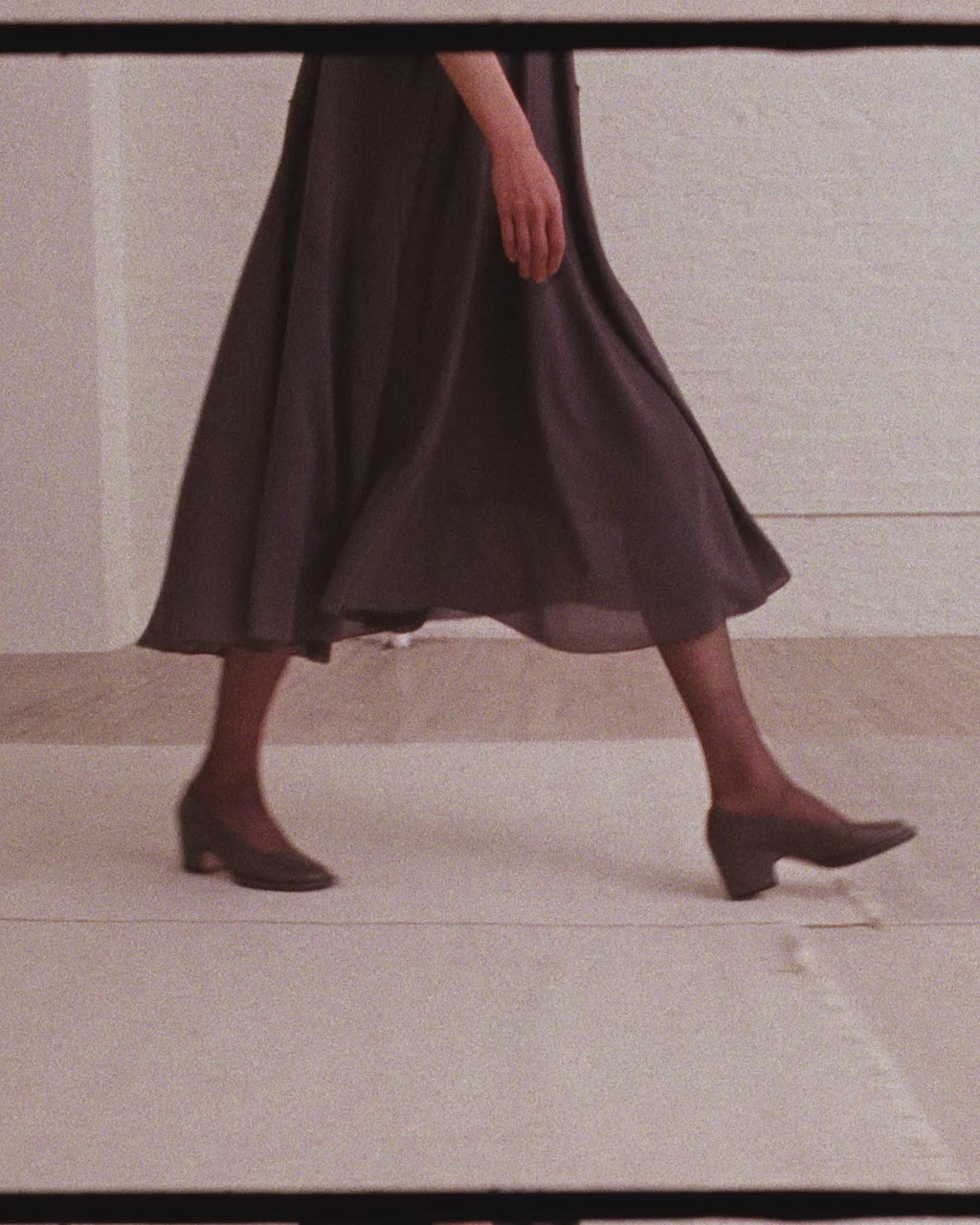 EMBOSSED ARCH PUMP