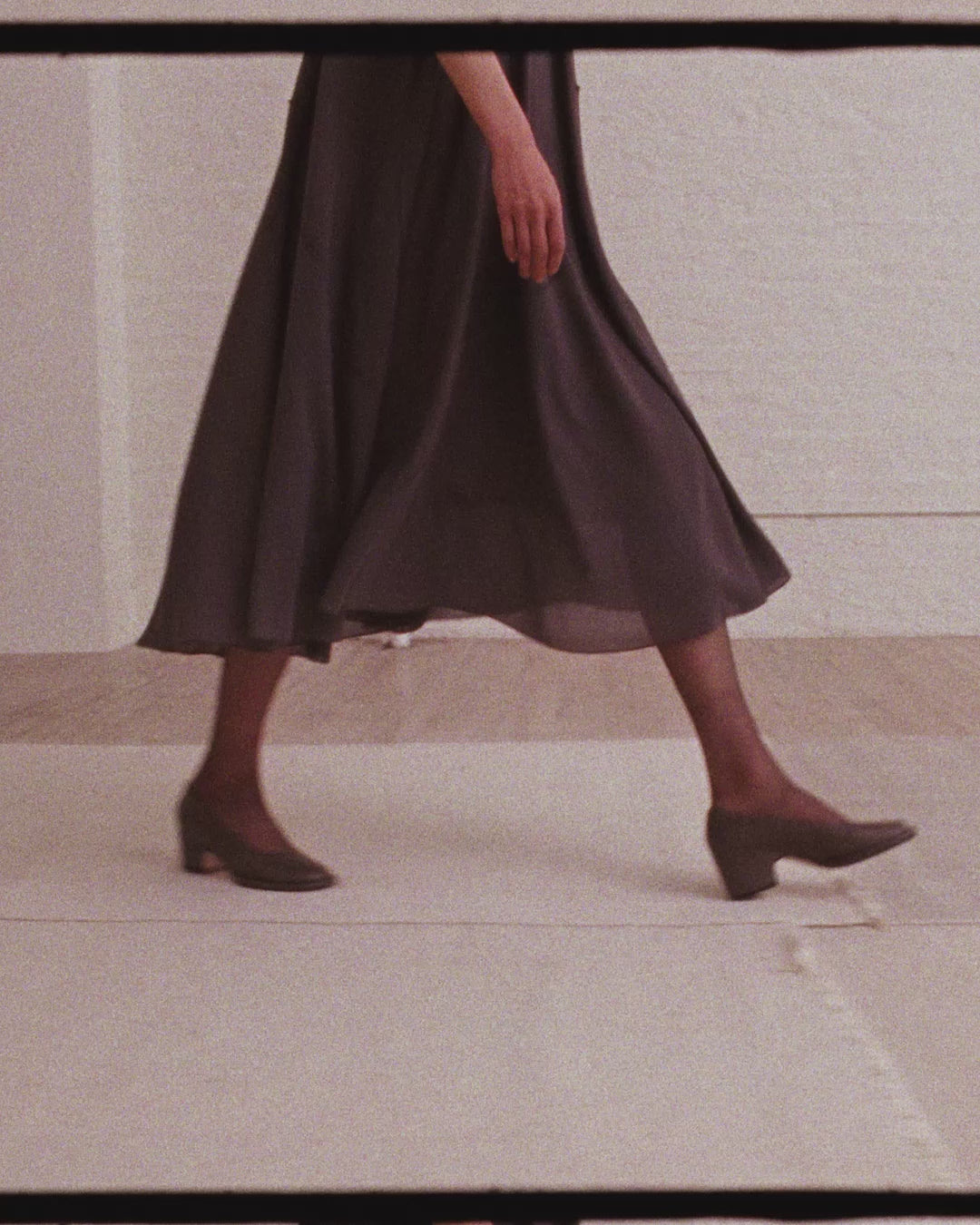 EMBOSSED ARCH PUMP