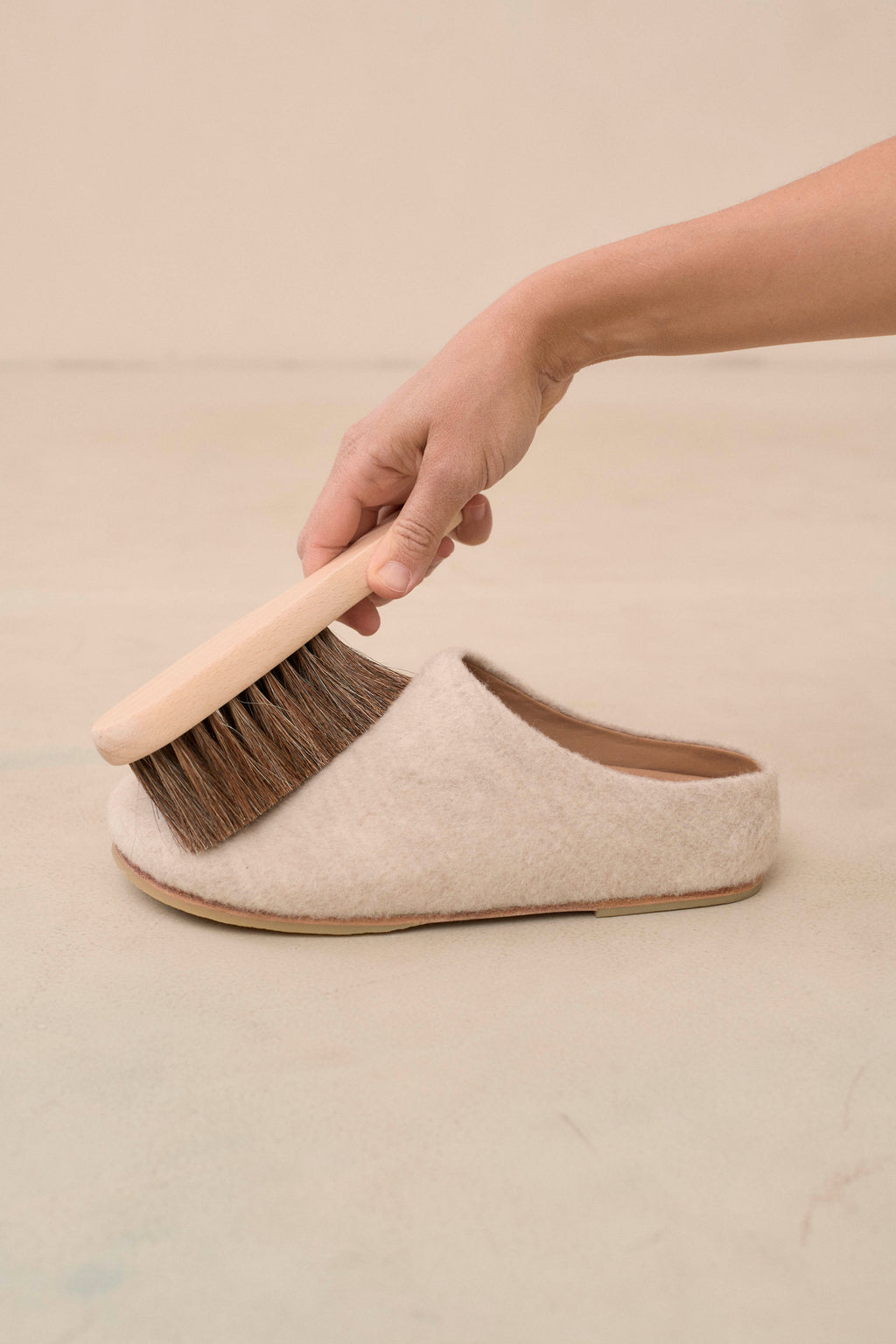 SWEATER BRUSH SET